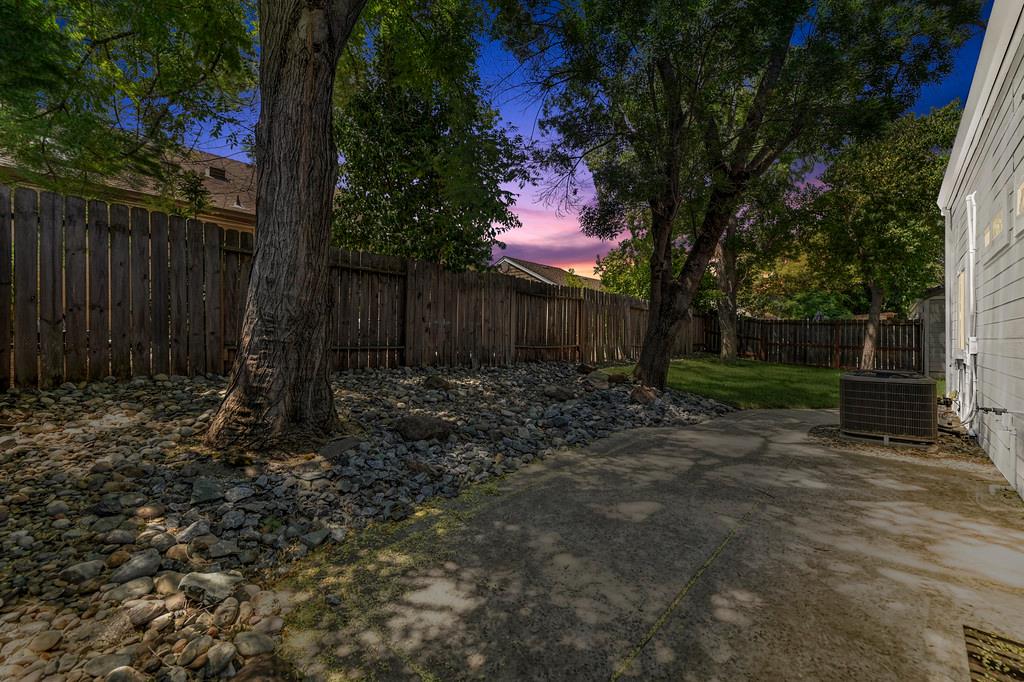 Roseville, California, 95747, United States, 3 Bedrooms Bedrooms, ,2 BathroomsBathrooms,Residential,For Sale,1907474