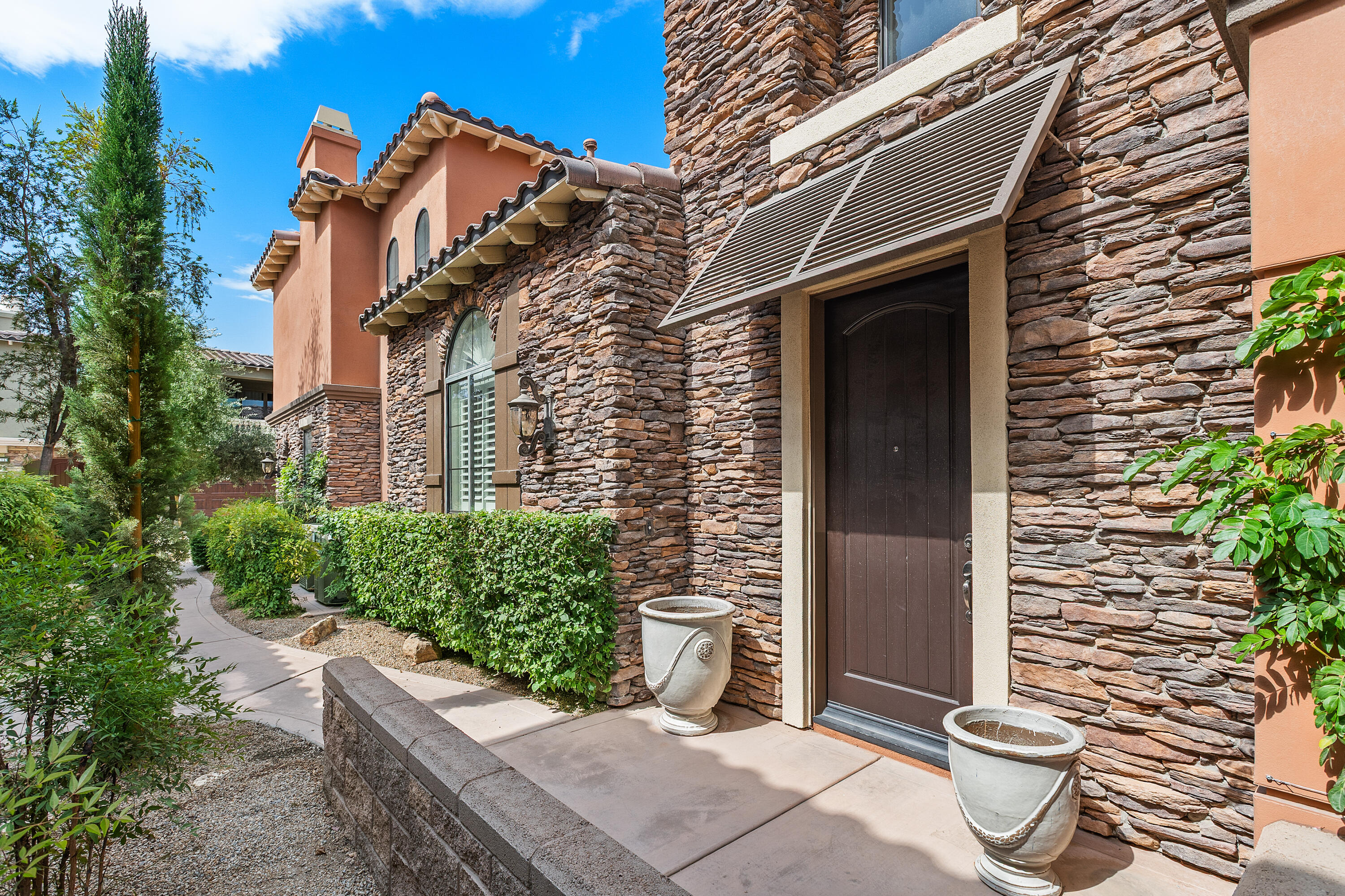 Palm Desert, California, 92260, United States, 2 Bedrooms Bedrooms, ,2 BathroomsBathrooms,Residential,For Sale,1891148