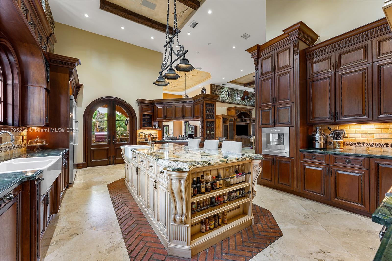 Homestead, Florida, 33031, United States, 6 Bedrooms Bedrooms, ,7 BathroomsBathrooms,Residential,For Sale,1804180