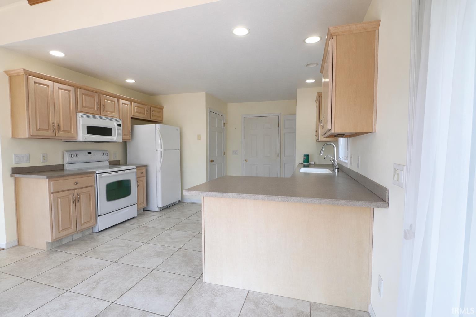 Angola, Indiana, 46703, United States, 3 Bedrooms Bedrooms, ,3 BathroomsBathrooms,Residential,For Sale,2018317