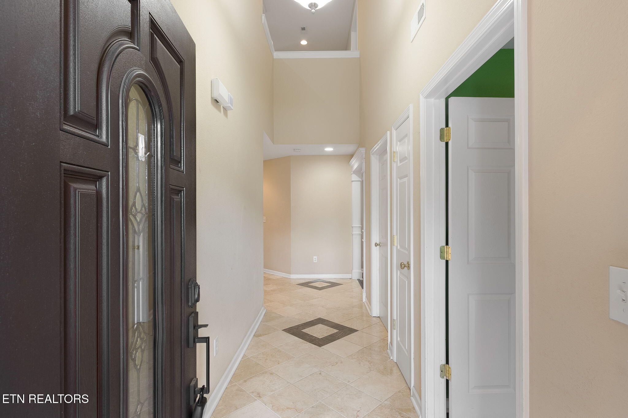 Knoxville, Tennessee, 37932, United States, 4 Bedrooms Bedrooms, ,4 BathroomsBathrooms,Residential,For Sale,1975701