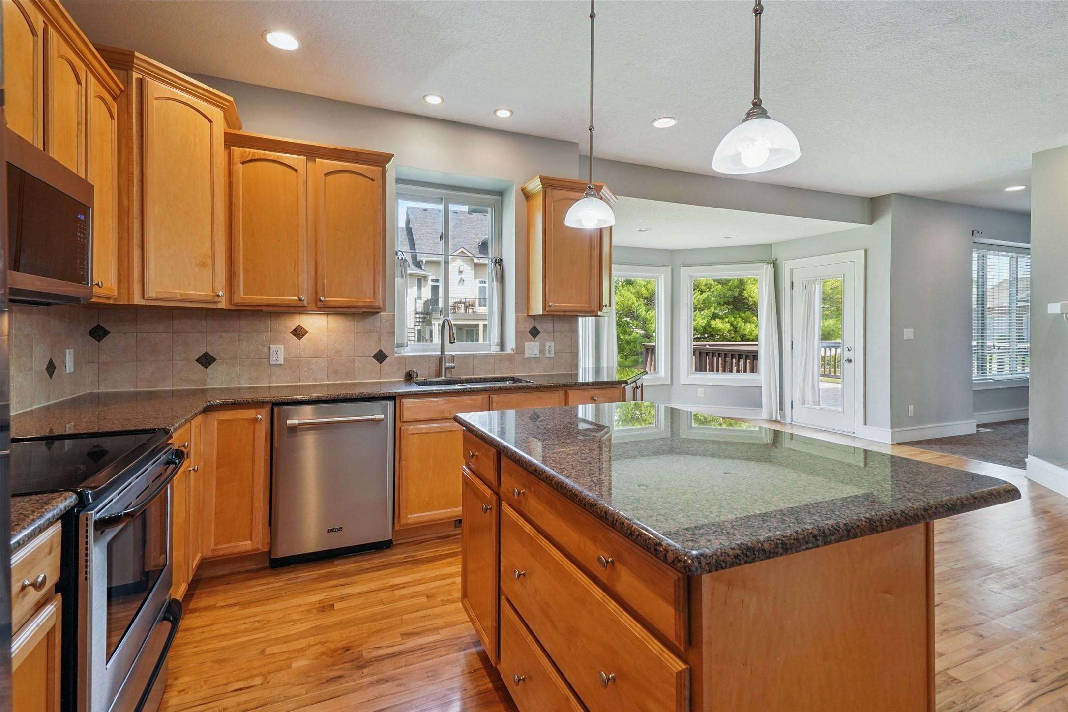 Urbandale, Iowa, 50323, United States, 5 Bedrooms Bedrooms, ,5 BathroomsBathrooms,Residential,For Sale,1978206