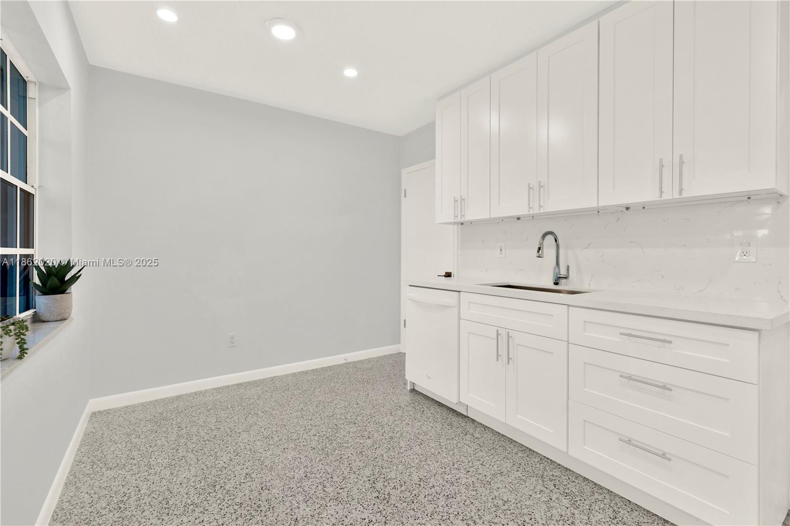 Miami, Florida, 33157, United States, 2 Bedrooms Bedrooms, ,1 BathroomBathrooms,Residential,For Sale,1932105