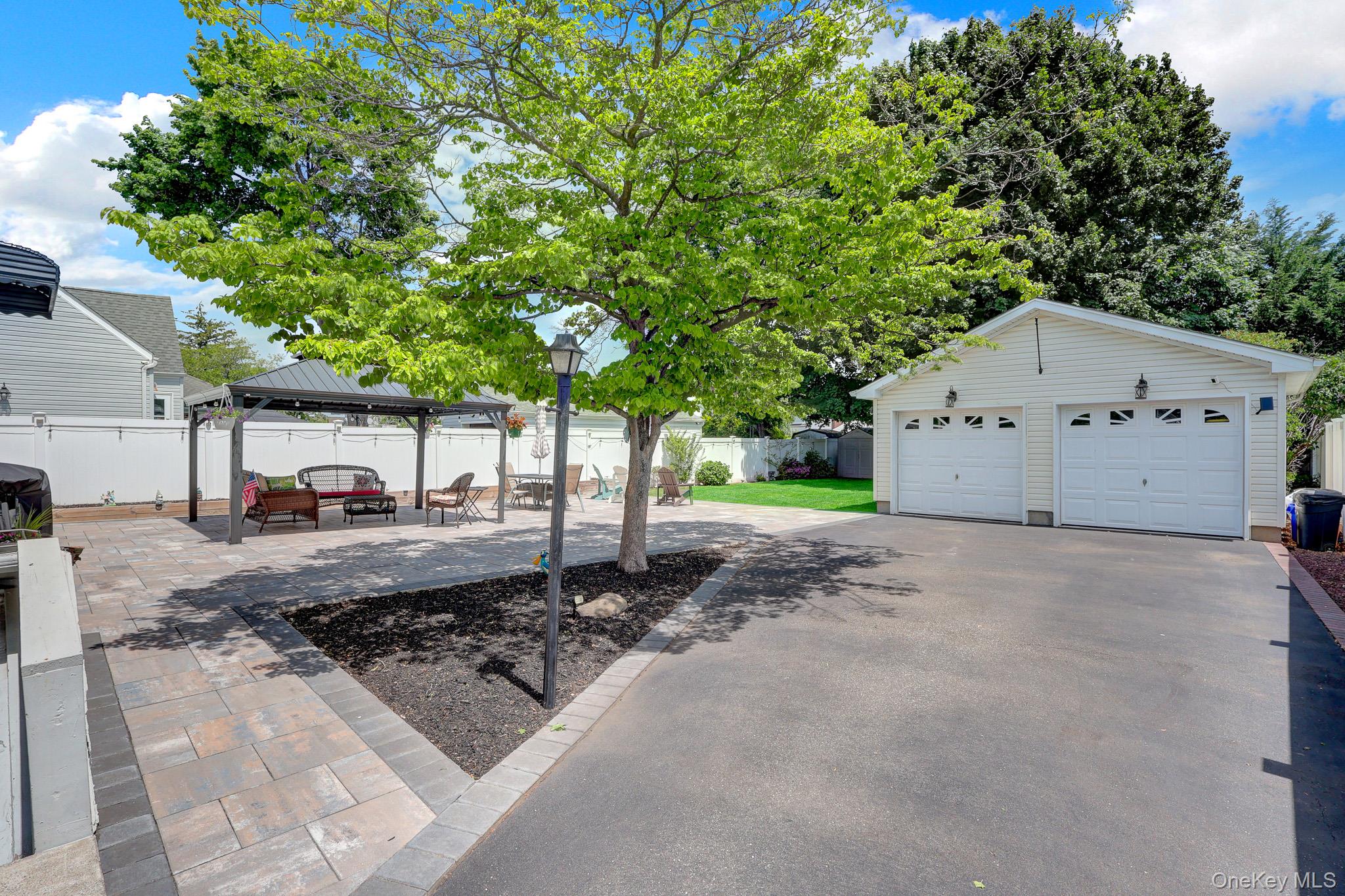 31 Locust Avenue E, Farmingdale, NY, 11735 - 物件實景