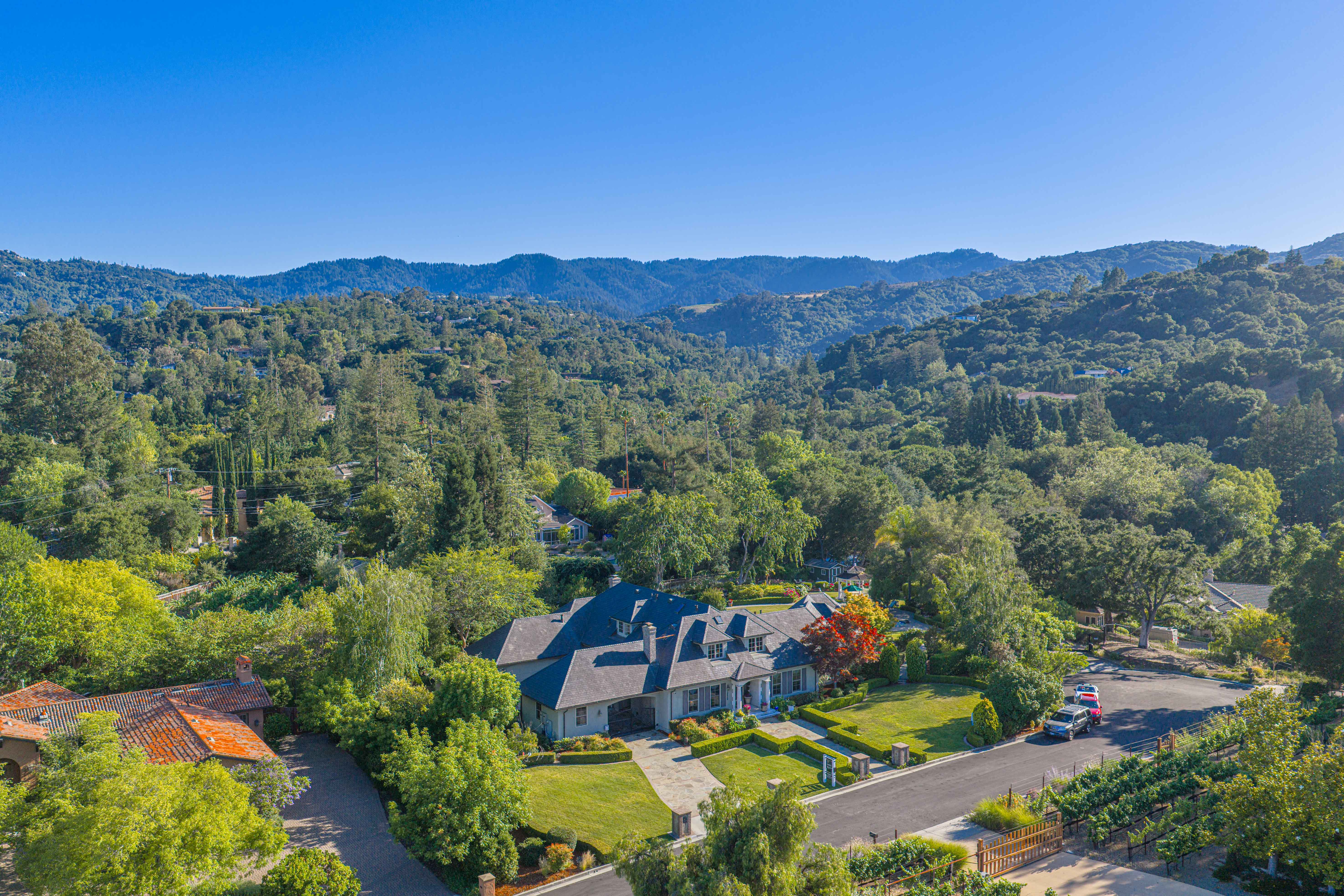  Stunning Saratoga Estate on Expansive Private Grounds - 物件實景
