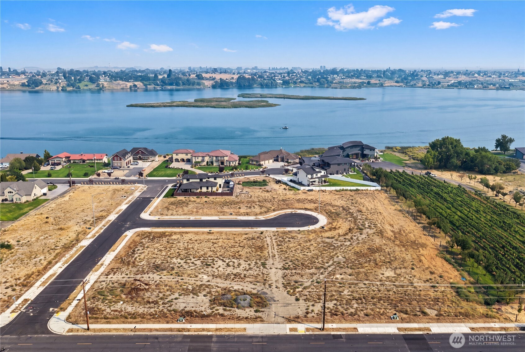 Lakeside Dr, Moses Lake, WA 98837