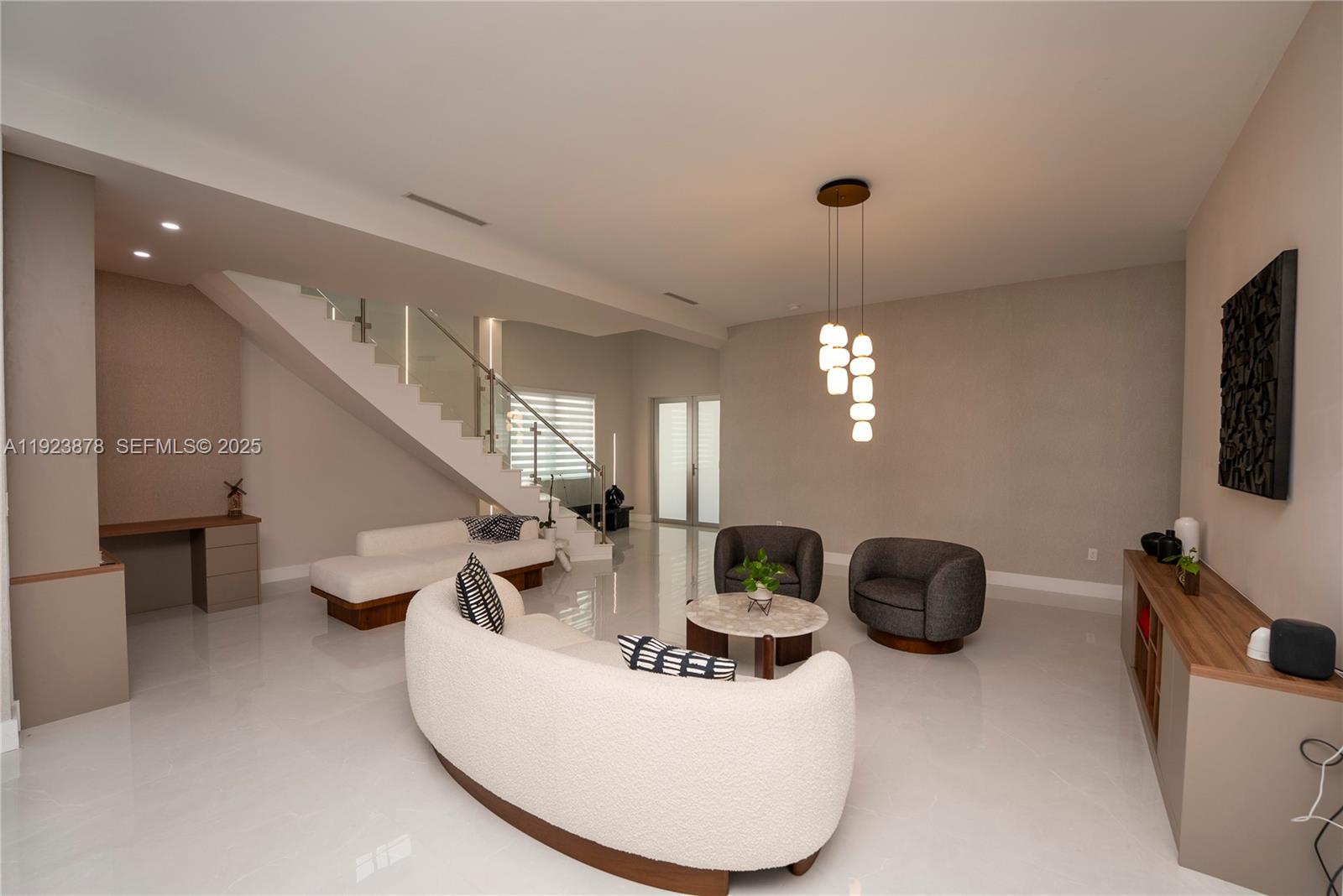 Doral, Florida, 33122, United States, 4 Bedrooms Bedrooms, ,5 BathroomsBathrooms,Residential,For Sale,2002186