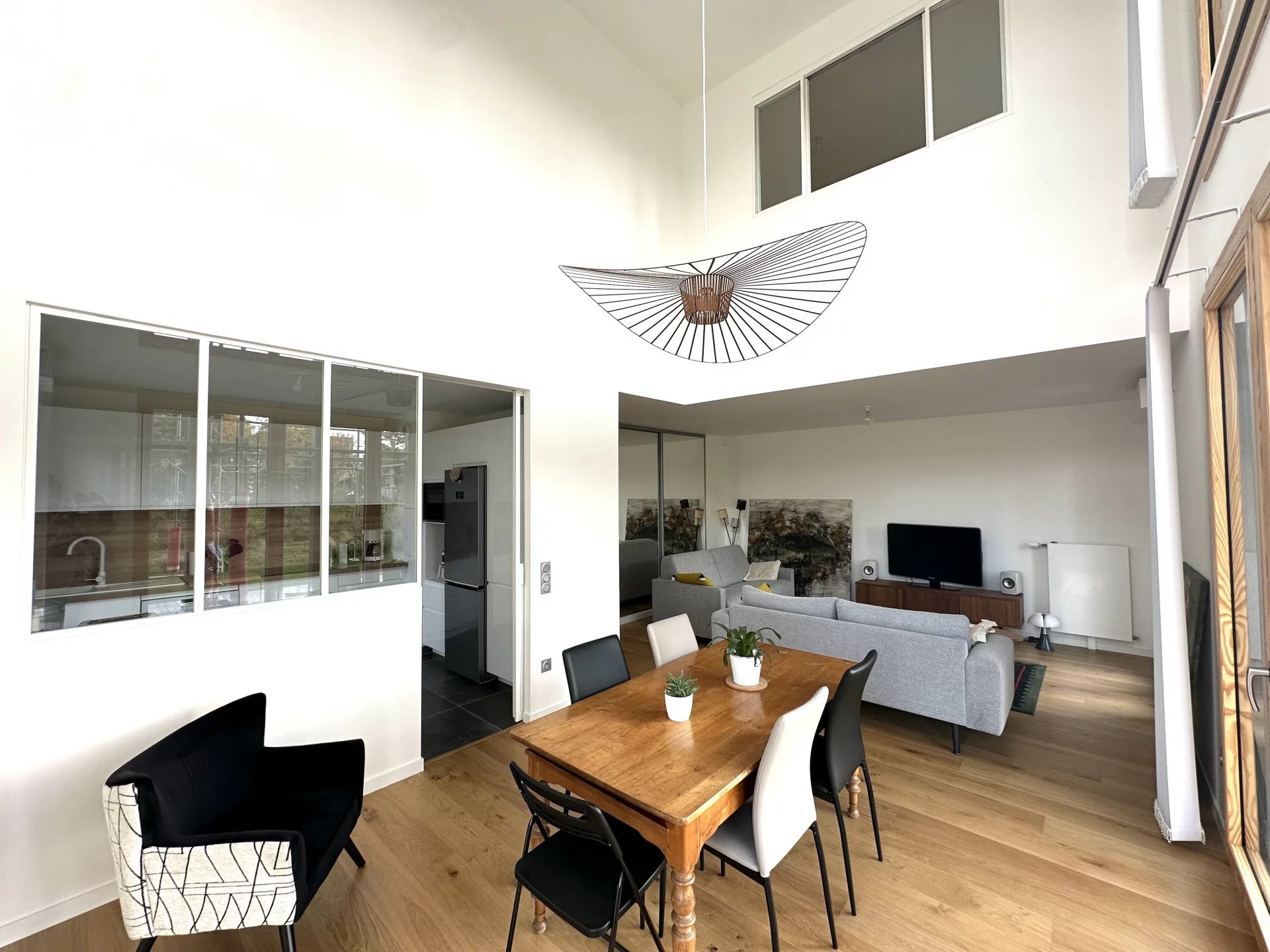 Le Vésinet, Île-de-France, 78110, FR, 2 Bedrooms Bedrooms, ,1 BathroomBathrooms,Residential,For Sale,1994507