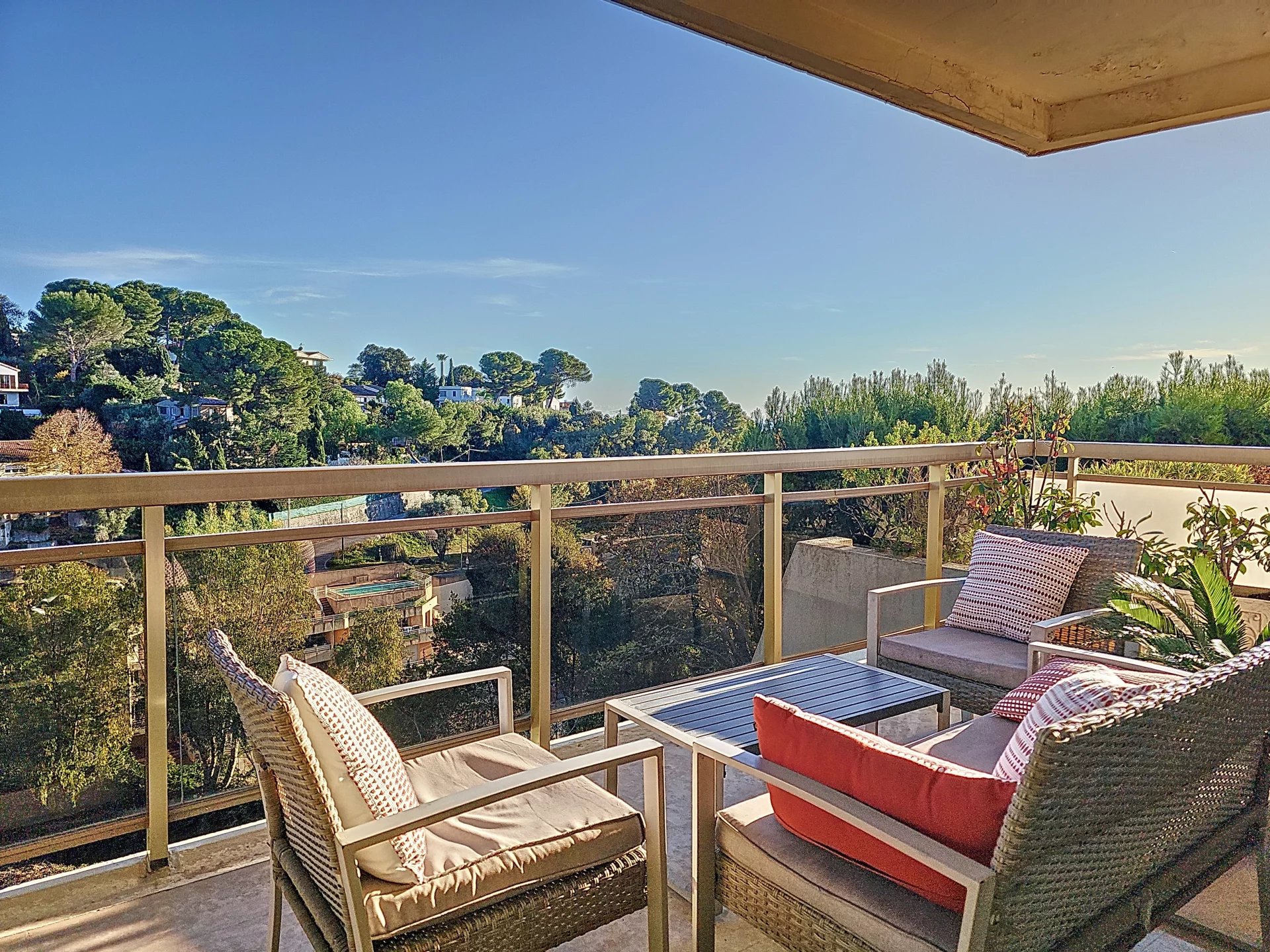 Le Cannet, Provence-Alpes-Côte d?Azur, 06110, FR, 2 Bedrooms Bedrooms, ,1 BathroomBathrooms,Residential,For Sale,1667652