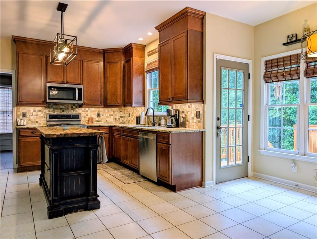 Suwanee, Georgia, 30024, United States, 5 Bedrooms Bedrooms, ,4 BathroomsBathrooms,Residential,For Sale,1873218
