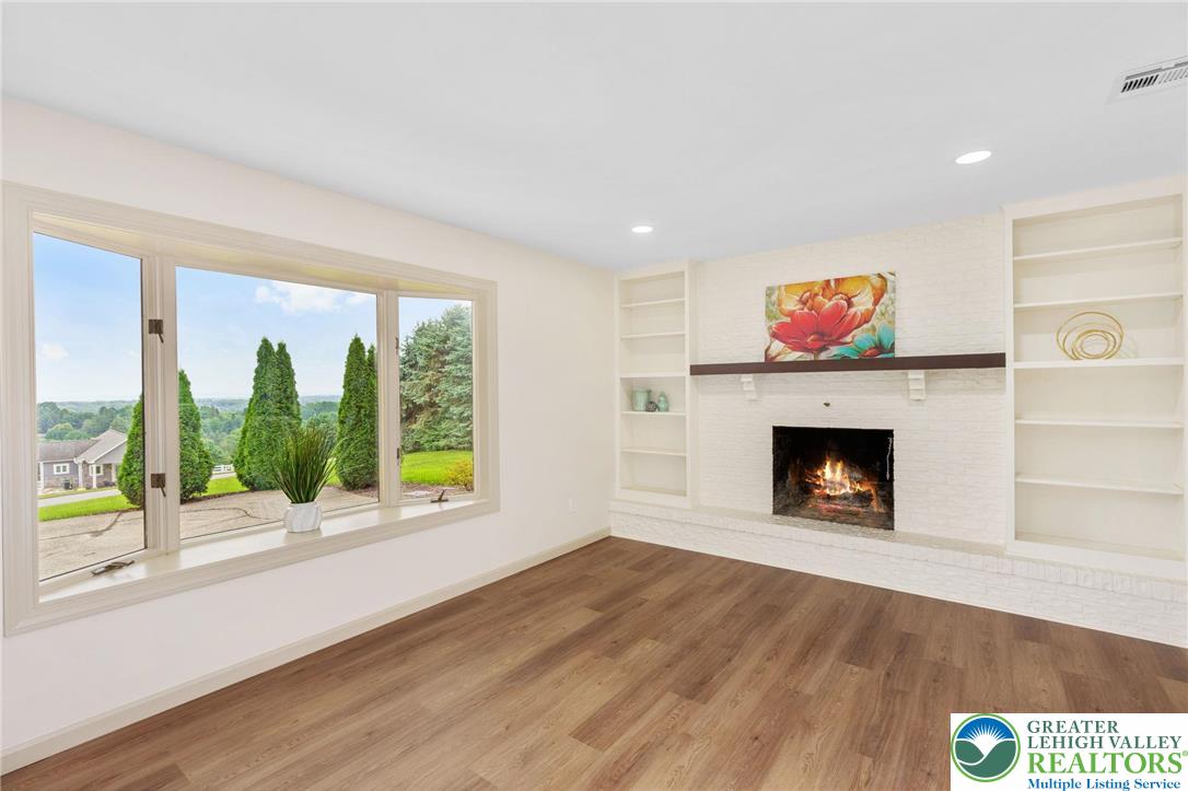 Washington Twp, Pennsylvania, 18080, United States, 3 Bedrooms Bedrooms, ,3 BathroomsBathrooms,Residential,For Sale,1984610