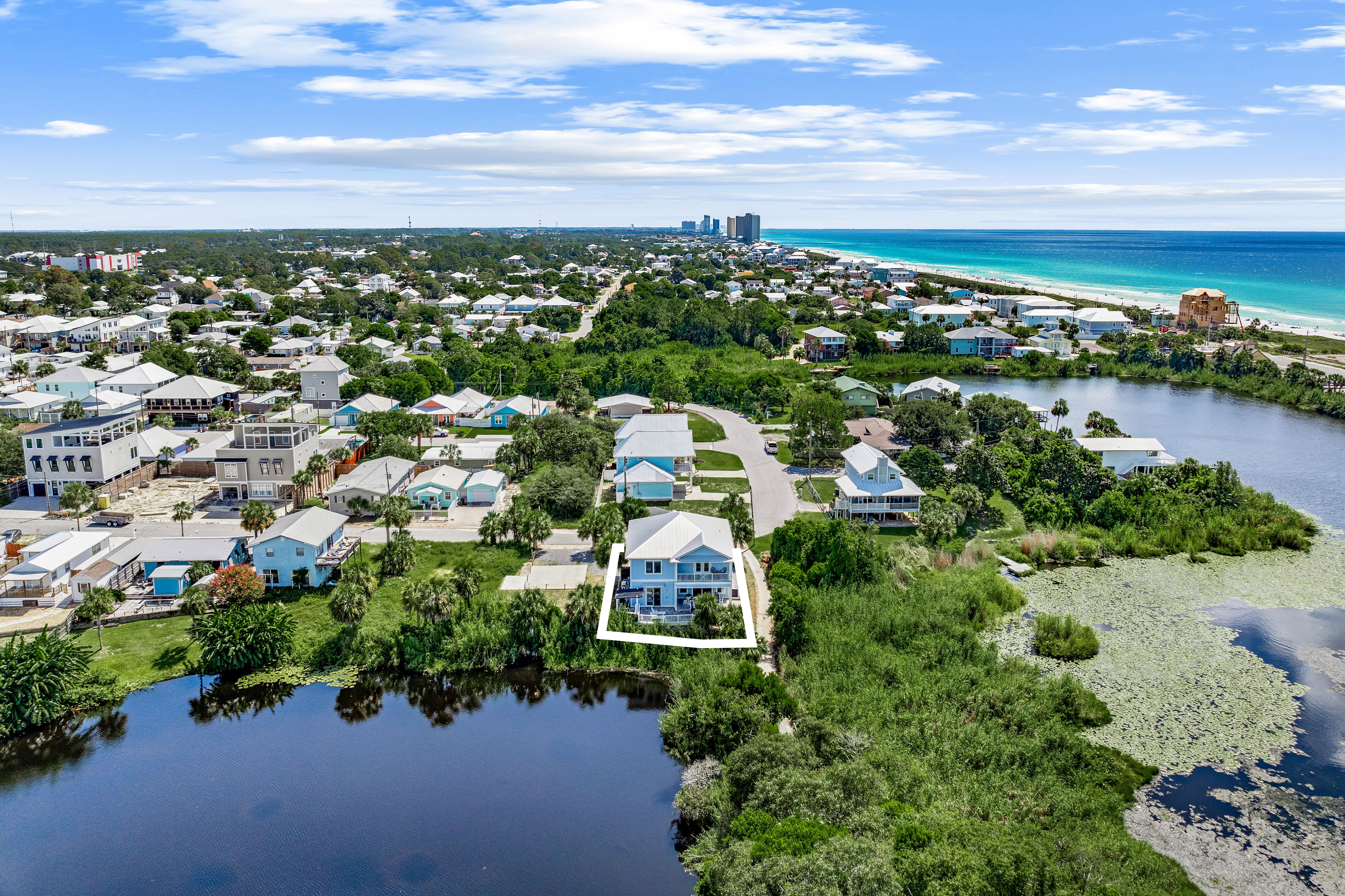  Custom Lakefront Retreat With Gulf Views And Private Pool - 物件實景