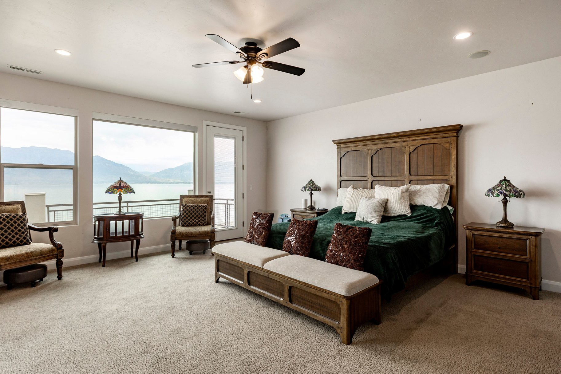  Modern Lakefront Retreat with Breathtaking Lake and Mountain Views - 物件實景