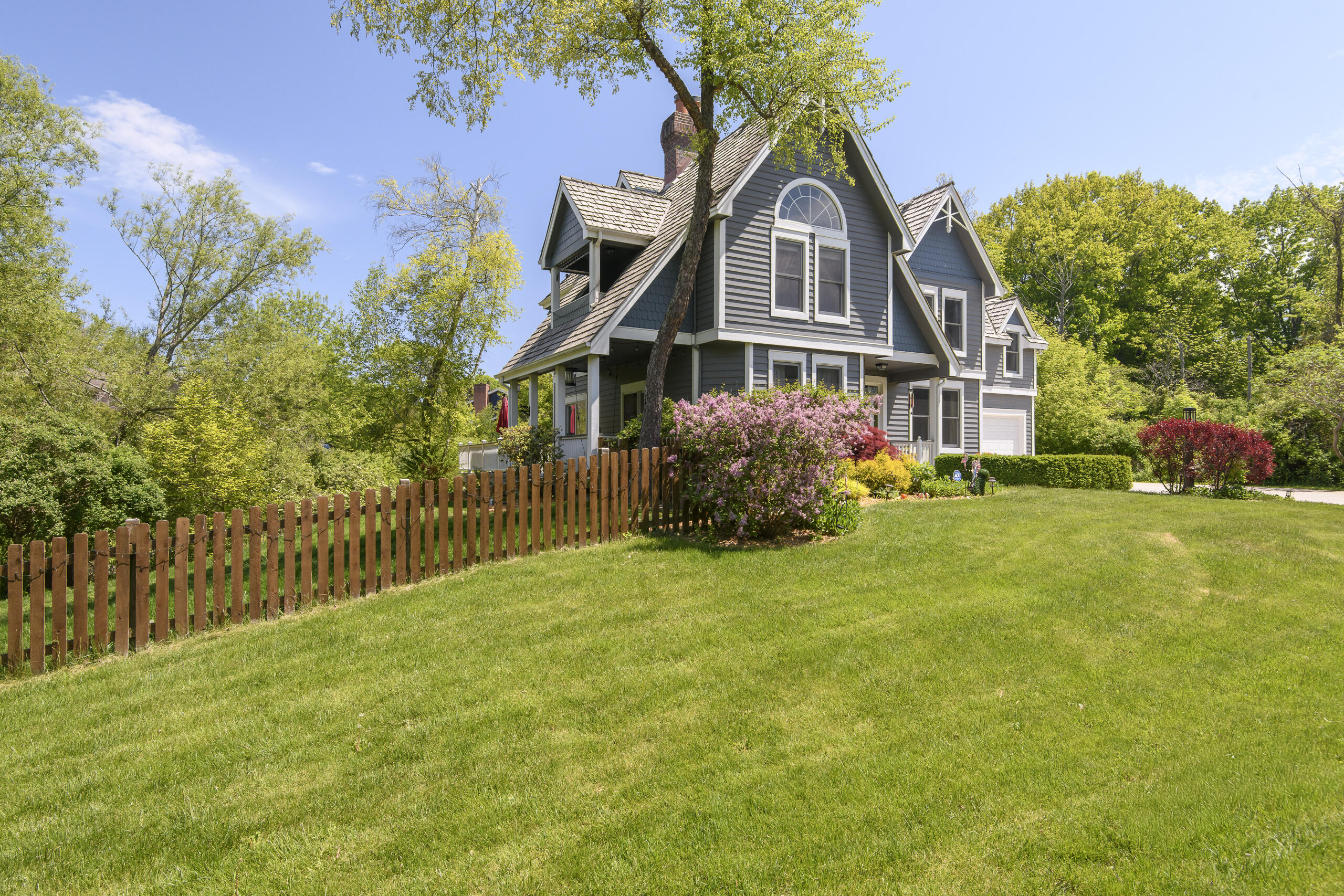 Wind Point, Wisconsin, 53402, United States, 4 Bedrooms Bedrooms, ,3 BathroomsBathrooms,Residential,For Sale,2048507