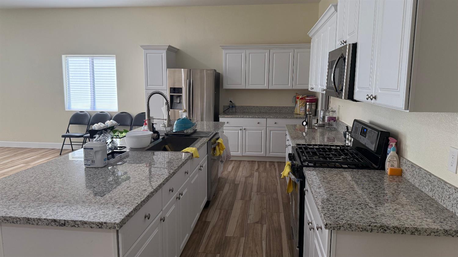 Selma, California, 93662, United States, 4 Bedrooms Bedrooms, ,2 BathroomsBathrooms,Residential,For Sale,1974766