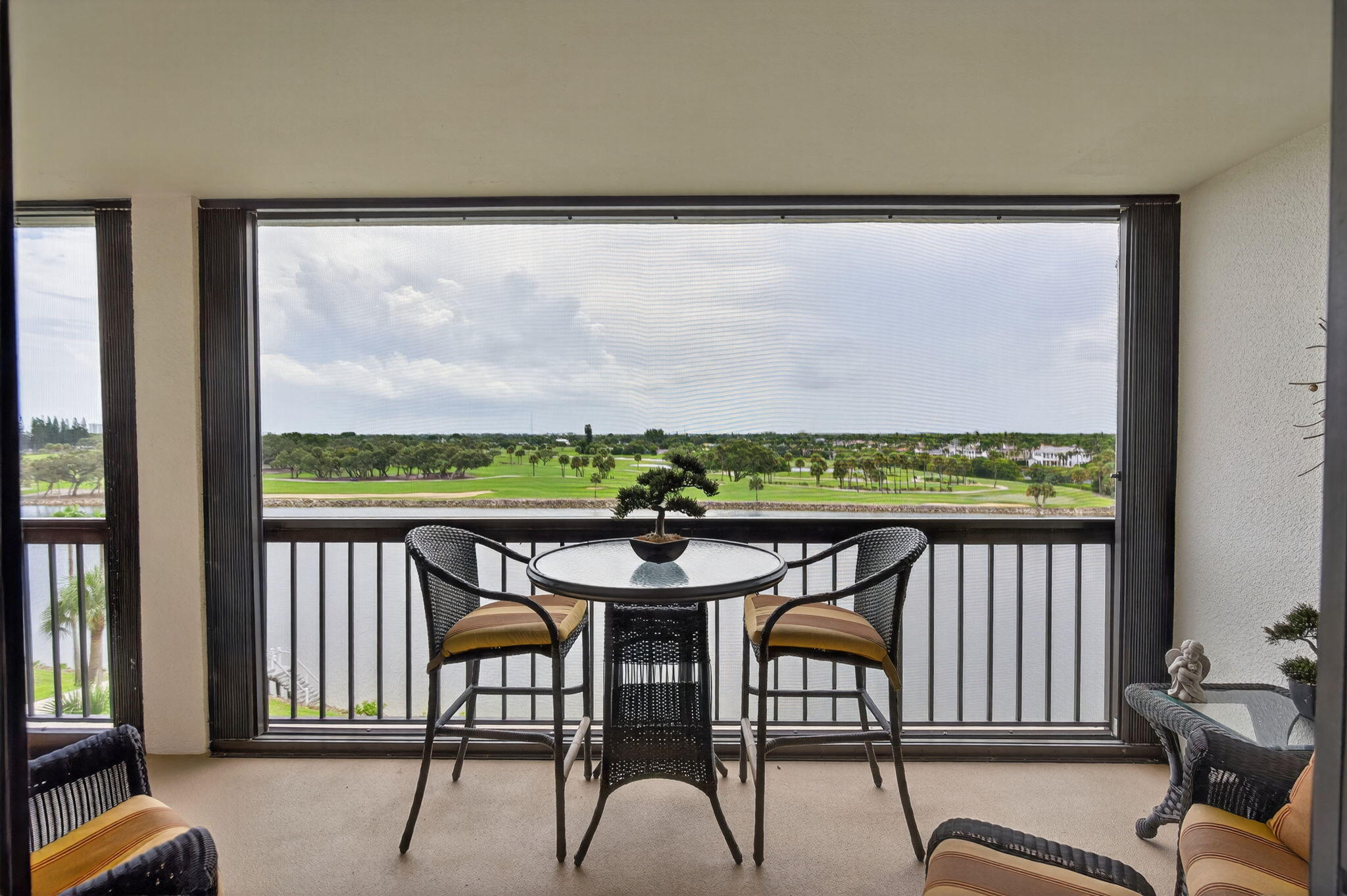 North Palm Beach, Florida, 33408, United States, 2 Bedrooms Bedrooms, ,2 BathroomsBathrooms,Residential,For Sale,1940741