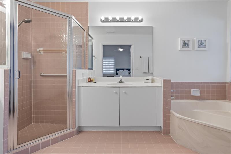 Sunrise, Florida, 33323, United States, 3 Bedrooms Bedrooms, ,2 BathroomsBathrooms,Residential,For Sale,1862219