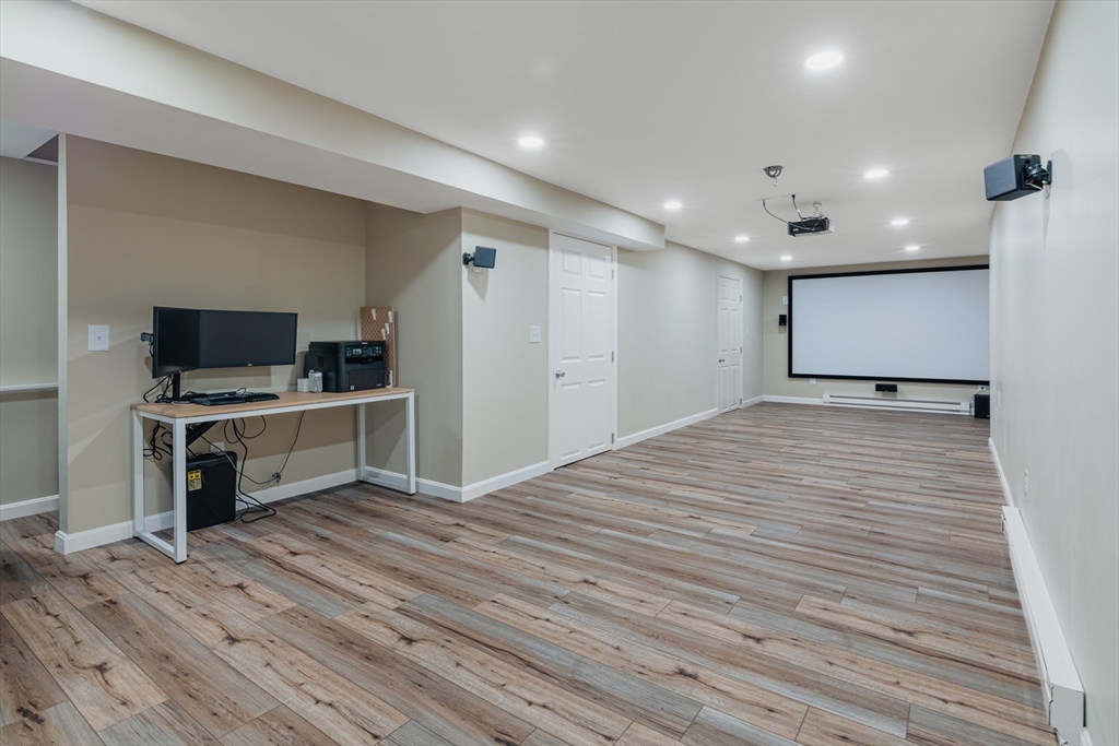 Shrewsbury, Massachusetts, 01545, United States, 2 Bedrooms Bedrooms, ,3 BathroomsBathrooms,Residential,For Sale,1987011