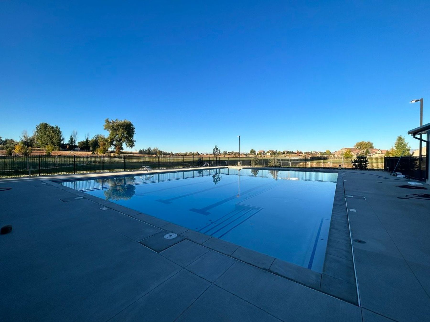  Beautifully Maintained Home Backing to Open Space with Peaceful Views - 物件實景