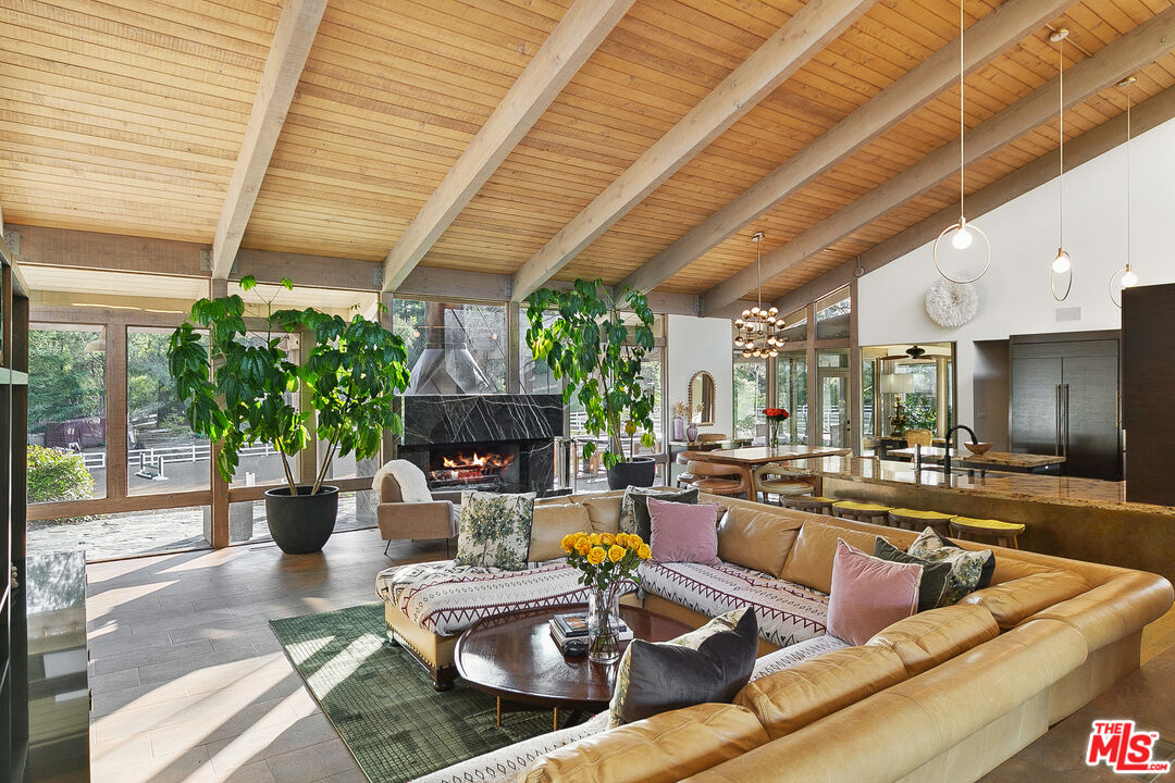 Calabasas, California, 91302, United States, 3 Bedrooms Bedrooms, ,2 BathroomsBathrooms,Residential,For Sale,1723181