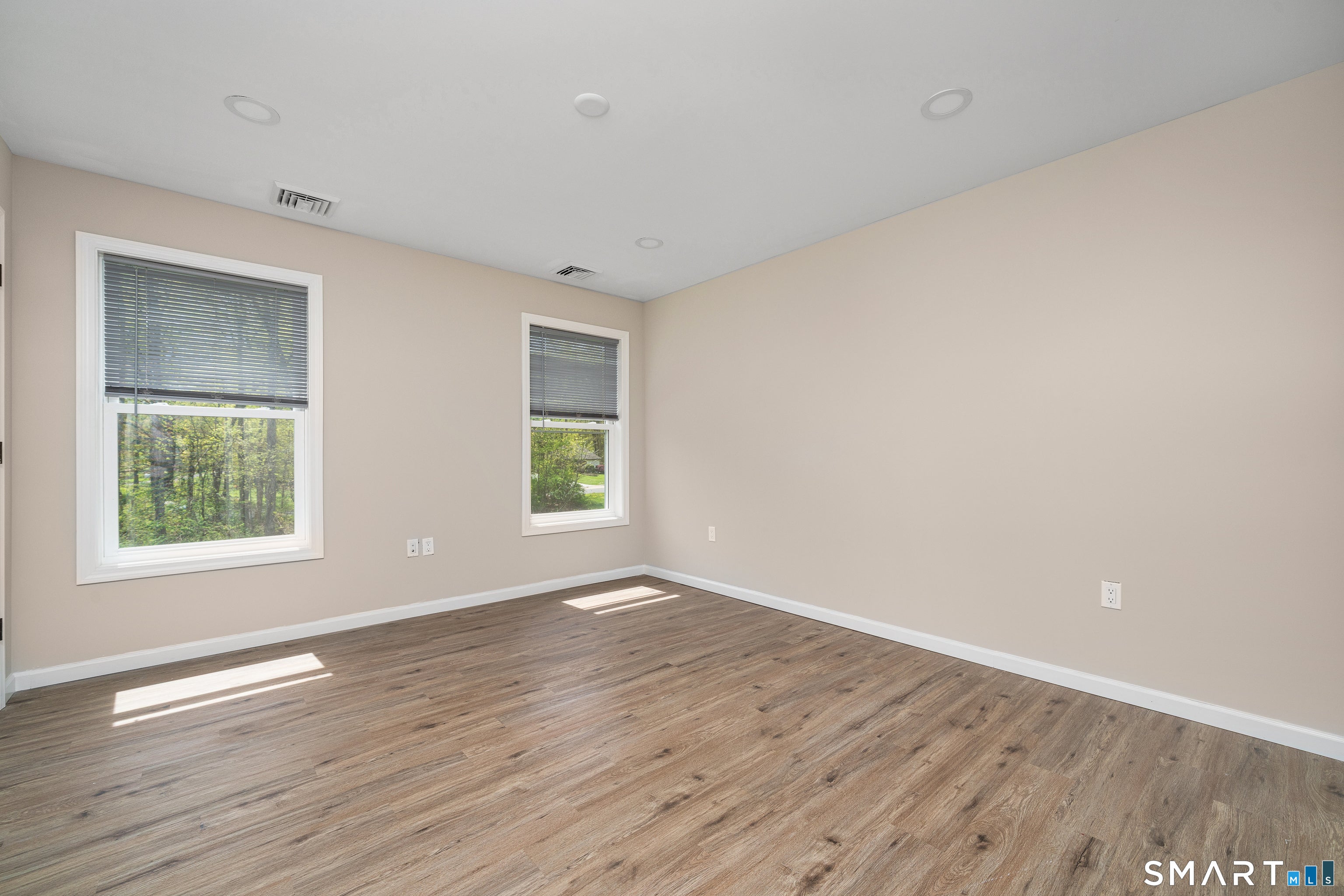Middletown, Connecticut, 06457, United States, 5 Bedrooms Bedrooms, ,5 BathroomsBathrooms,Residential,For Sale,2042912