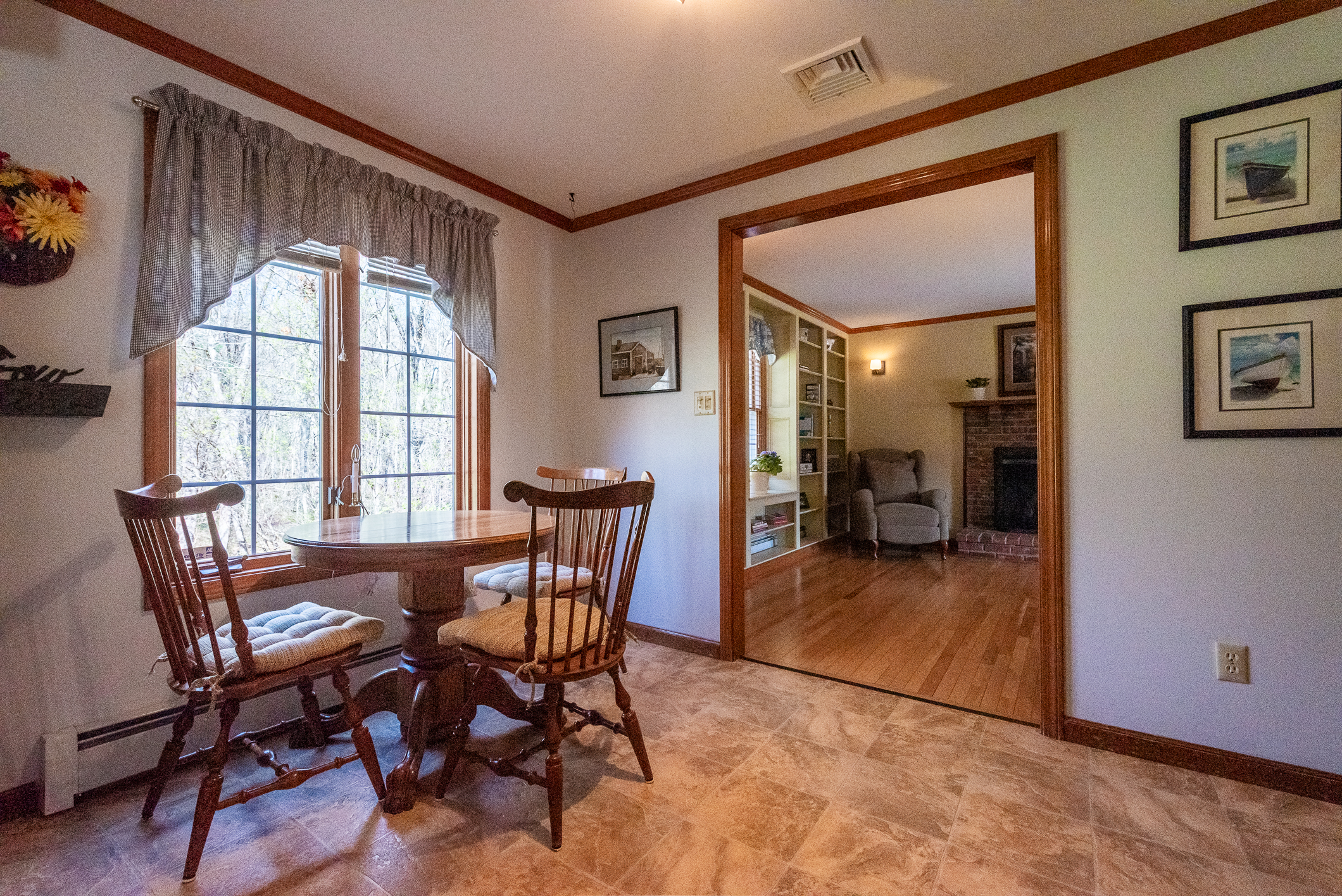  Beautifully Maintained Colonial Set on Over 2.5 Acres - 物件實景