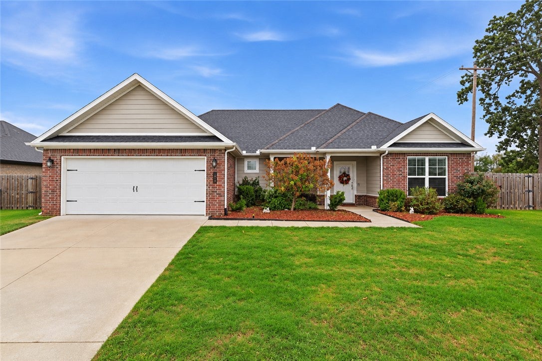 Estes Dr, Pea Ridge, AR 72751