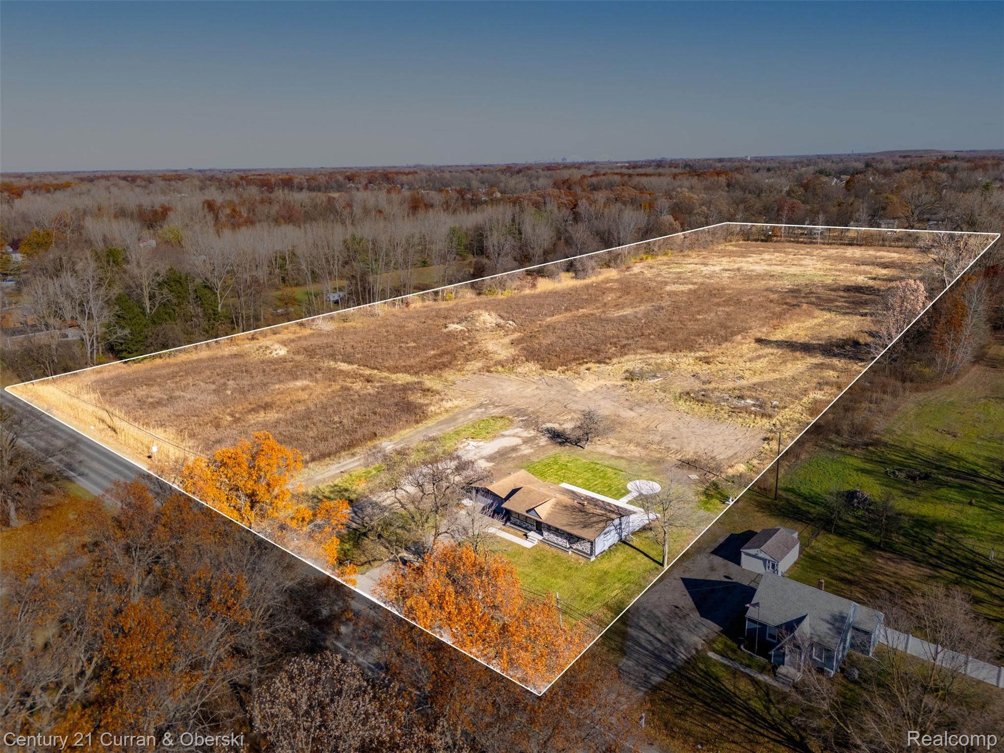 Brownstown Charter Township, Michigan, 48174, United States, 3 Bedrooms Bedrooms, ,2 BathroomsBathrooms,Residential,For Sale,1996649