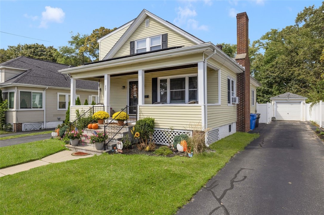 Cranston, Rhode Island, 02910, United States, 3 Bedrooms Bedrooms, ,3 BathroomsBathrooms,Residential,For Sale,1969292