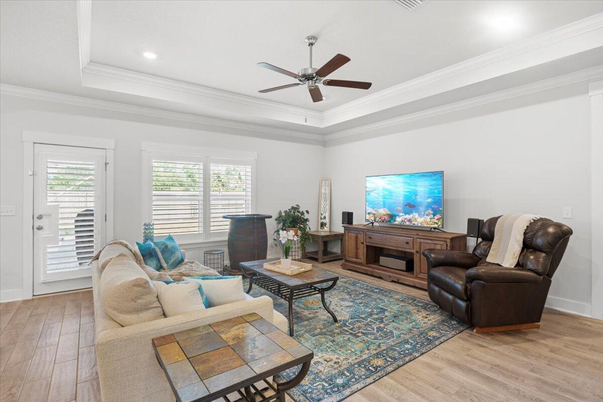 Gulf Breeze, Florida, 32563, United States, 4 Bedrooms Bedrooms, ,3 BathroomsBathrooms,Residential,For Sale,1933407