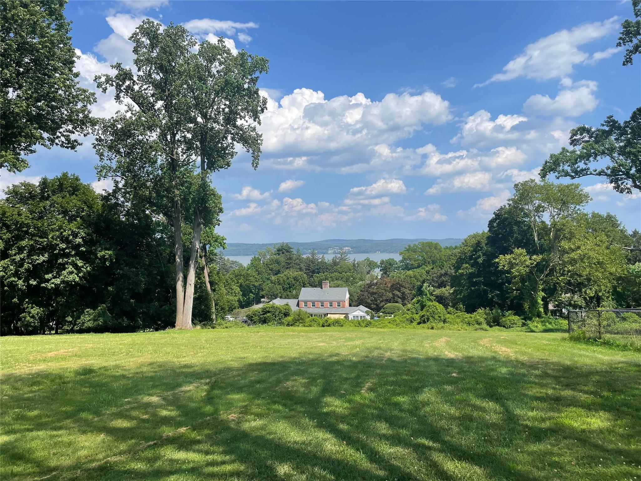 Nyack, New York, 10960, United States, 4 Bedrooms Bedrooms, ,5 BathroomsBathrooms,Residential,For Sale,1976338