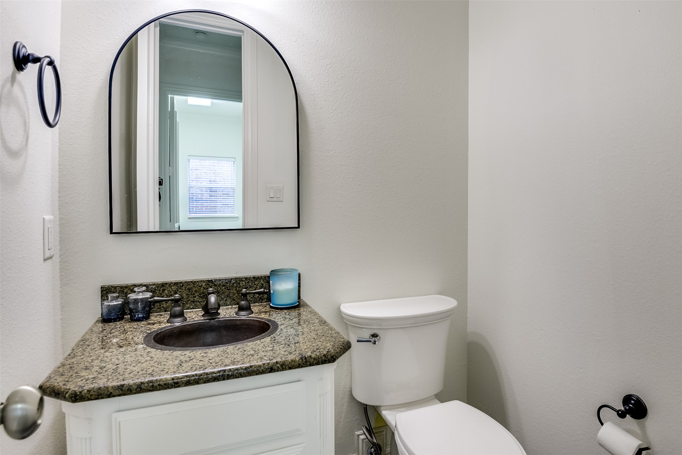 Mabank, Texas, 75156, United States, 3 Bedrooms Bedrooms, ,3 BathroomsBathrooms,Residential,For Sale,1990997