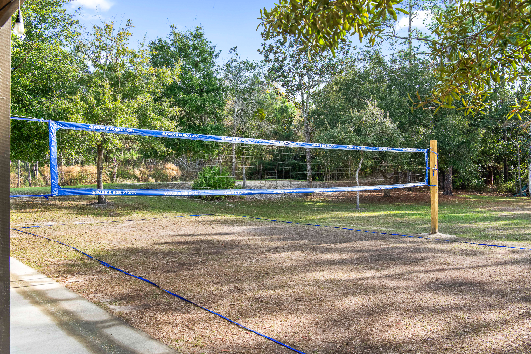  Furnished Coastal Retreat on Over an Acre with Pickleball Court - 物件實景