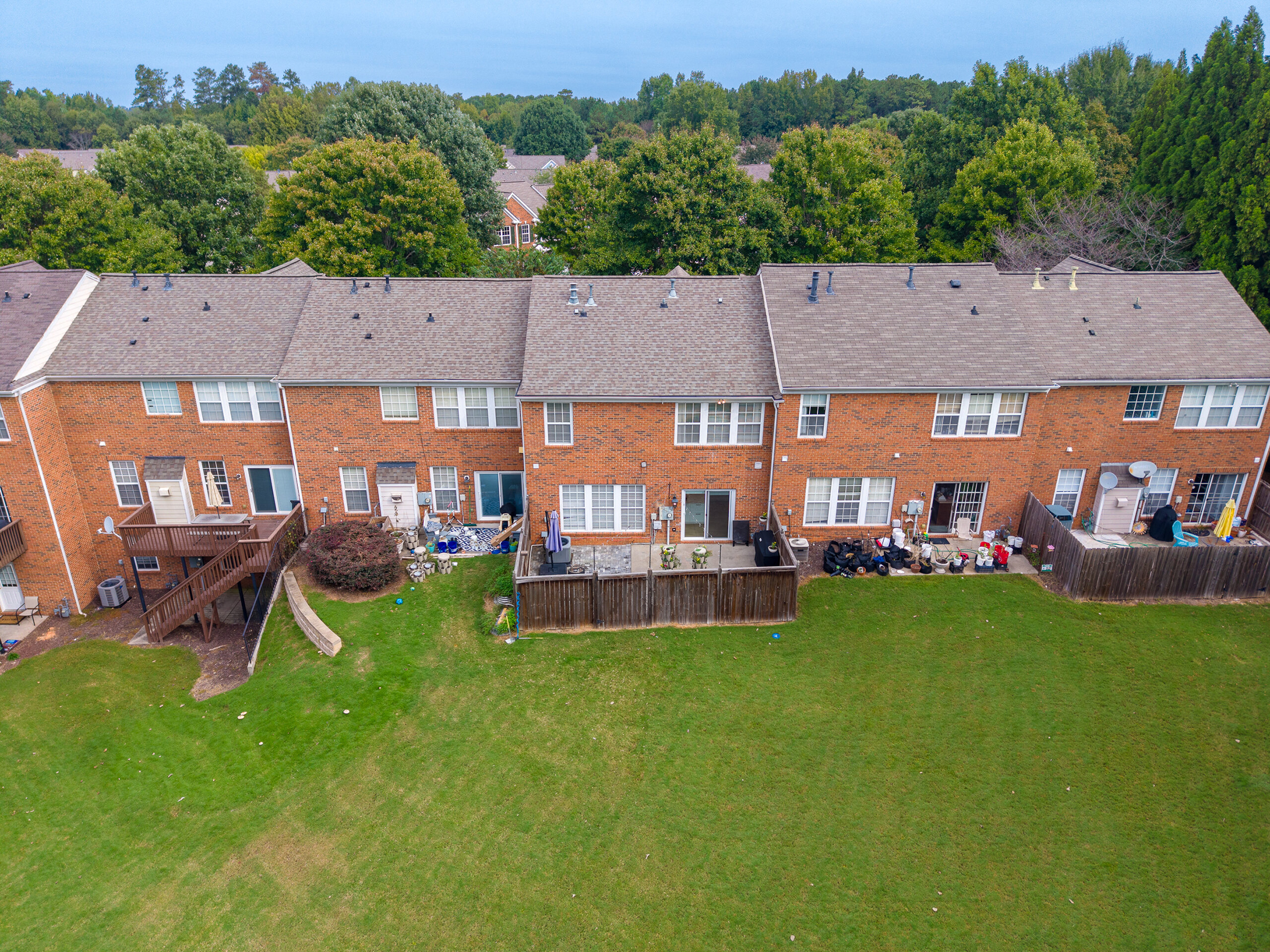  Beautifully Updated Townhome in Desirable Windward/Deerfield Area of Alpharetta - 物件實景