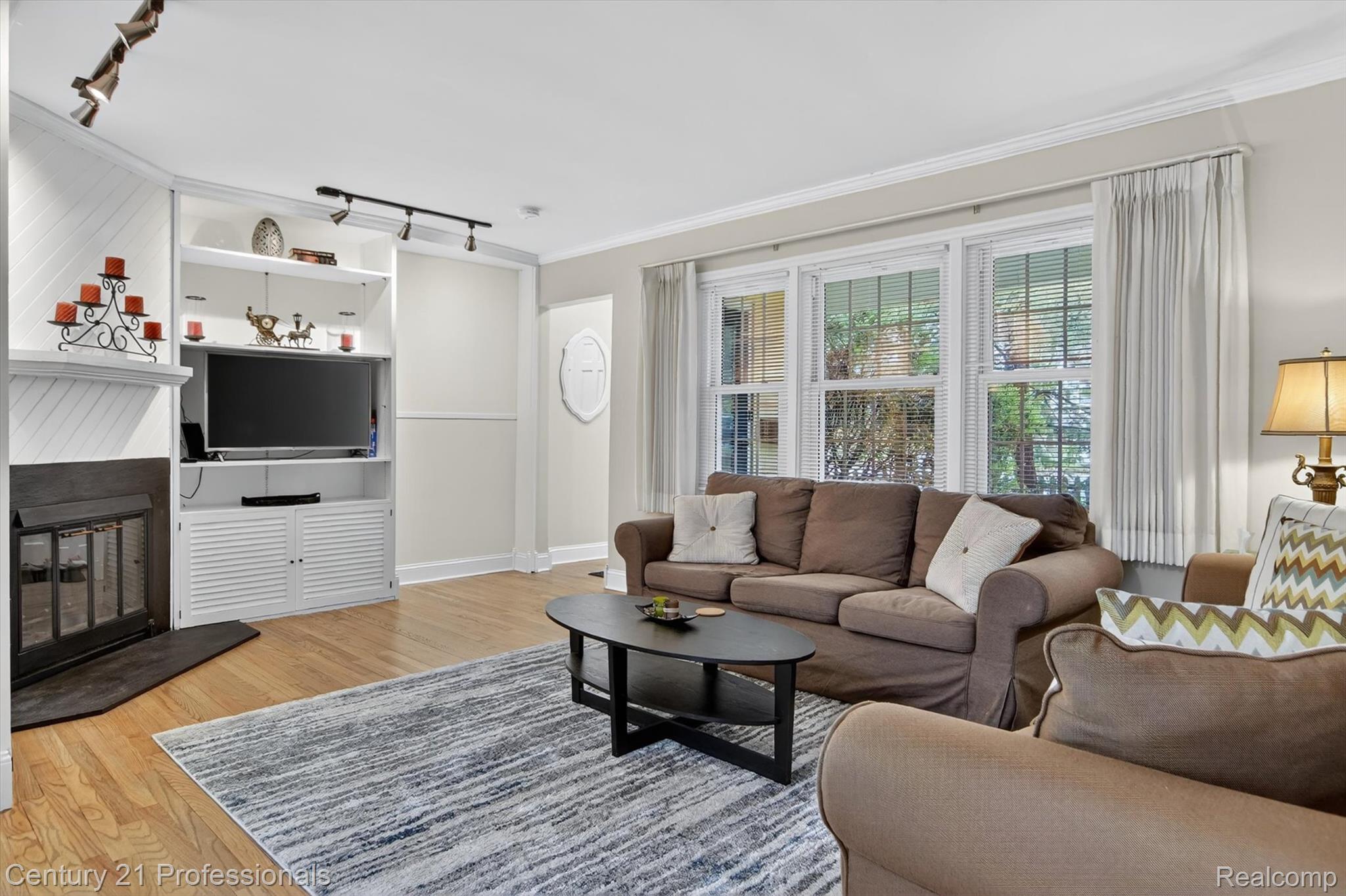 AnnArbor, Michigan, 48103, United States, 3 Bedrooms Bedrooms, ,2 BathroomsBathrooms,Residential,For Sale,2038330