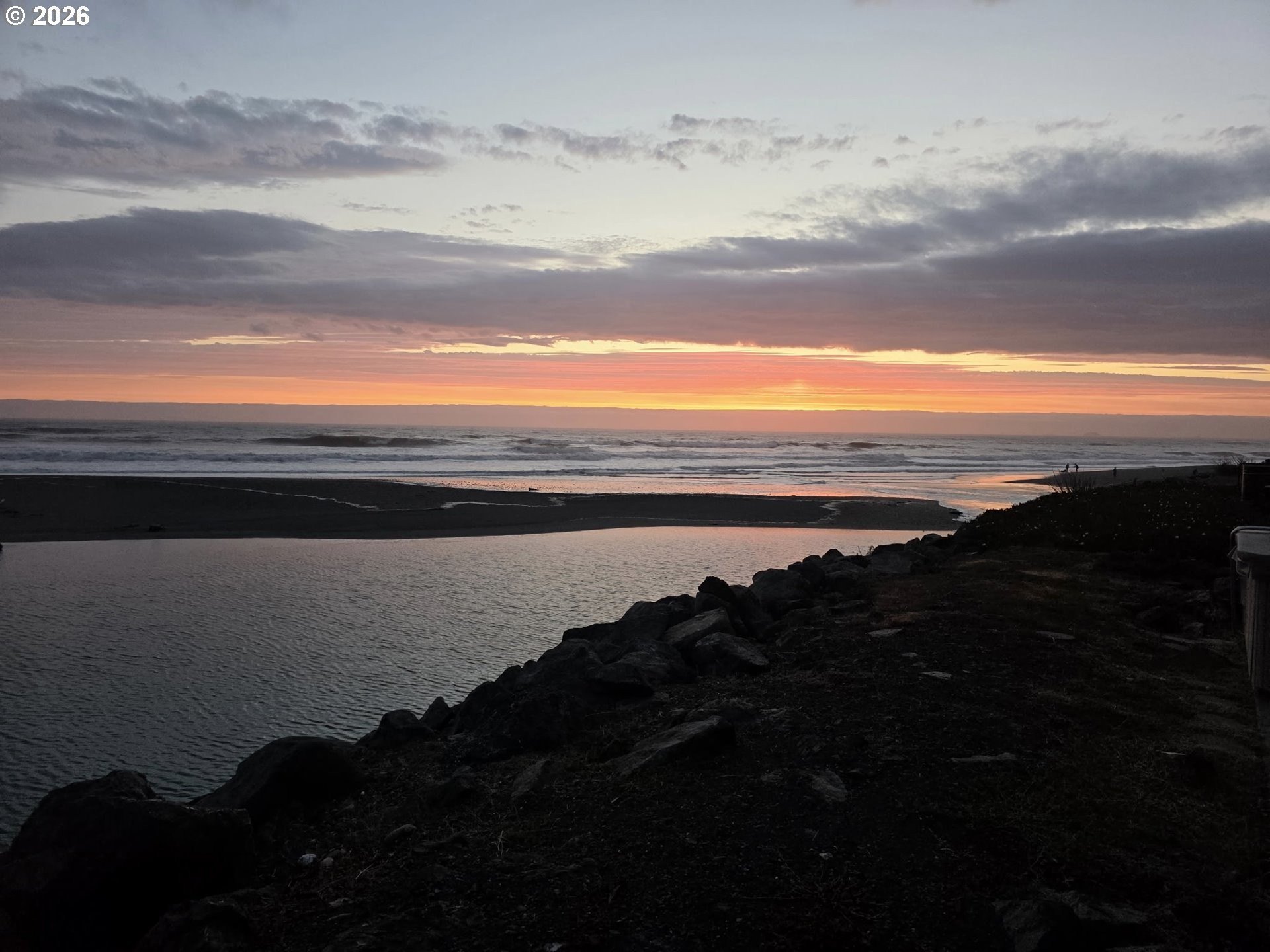 GoldBeach, Oregon, 97444, United States, 3 Bedrooms Bedrooms, ,3 BathroomsBathrooms,Residential,For Sale,2040523