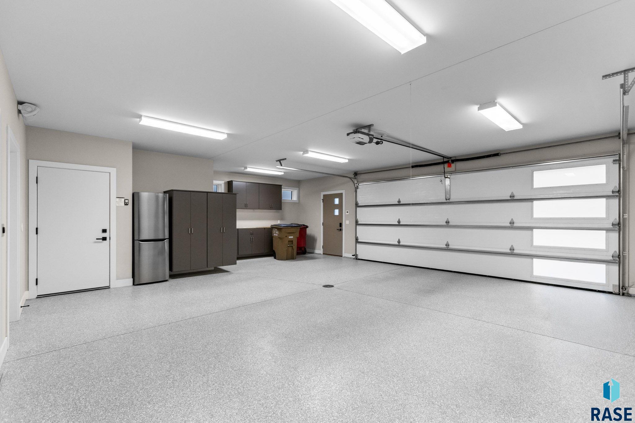 Sioux Falls, South Dakota, 57106, United States, 3 Bedrooms Bedrooms, ,2 BathroomsBathrooms,Residential,For Sale,1986319