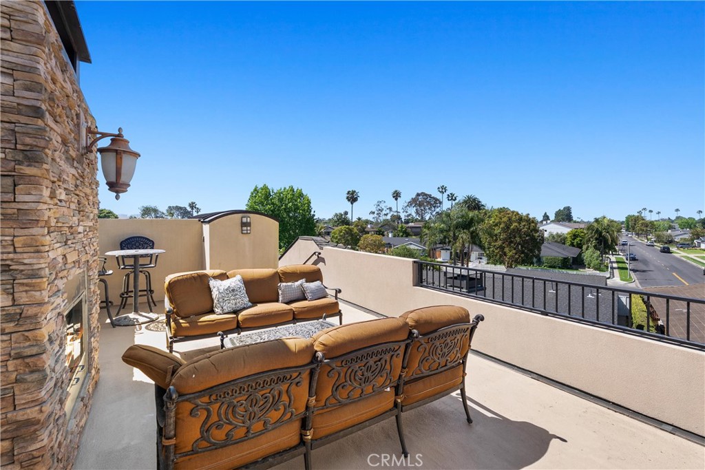 Newport Beach, California, 92660, United States, 5 Bedrooms Bedrooms, ,3 BathroomsBathrooms,Residential,For Sale,1846689