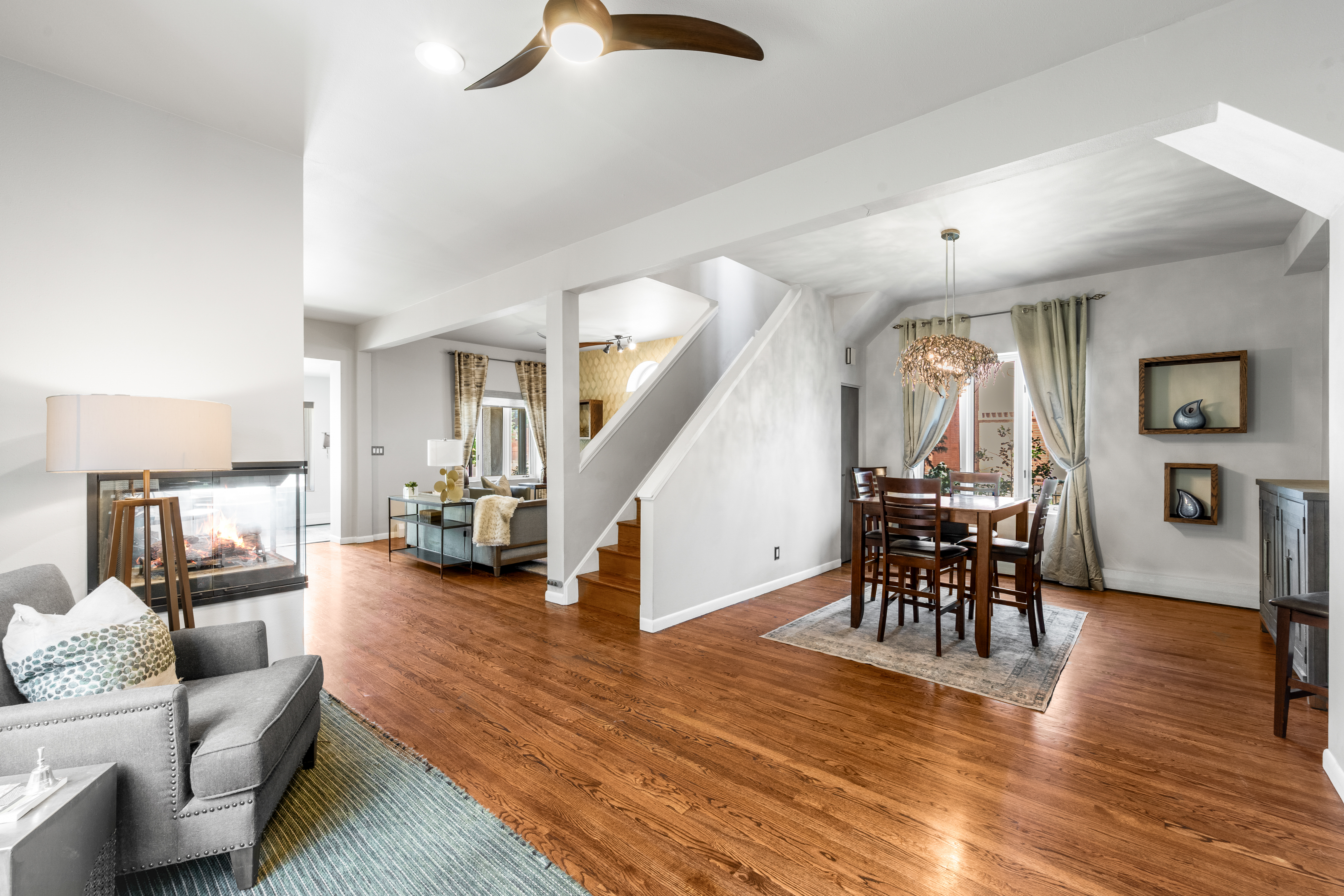  Outstanding Victorian-Style Home Just a Block From Broadway - 物件實景