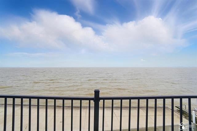 MONROE, Michigan, 48161, United States, 4 Bedrooms Bedrooms, ,4 BathroomsBathrooms,Residential,For Sale,1827211