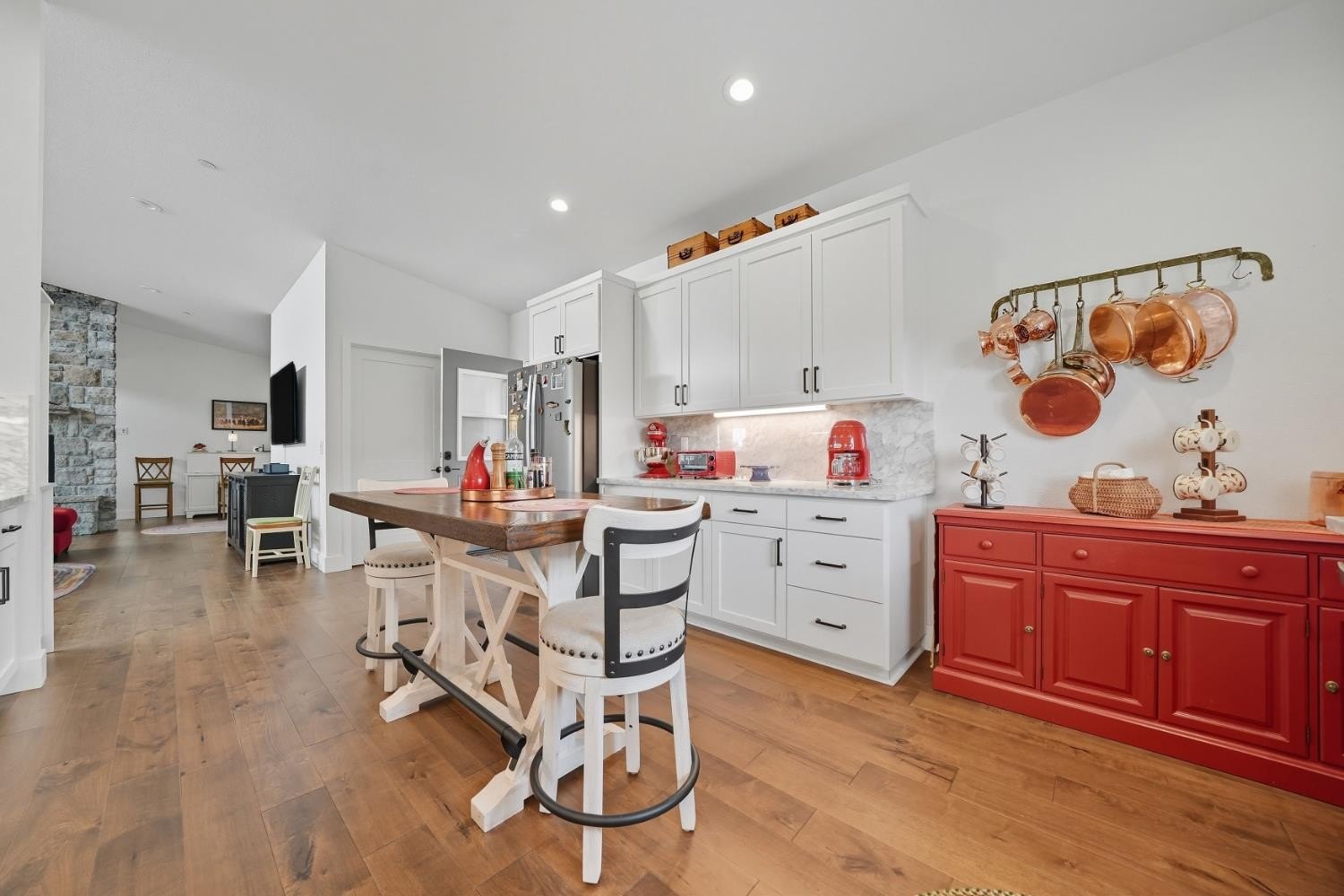 Mountain Ranch, California, 95246, United States, 4 Bedrooms Bedrooms, ,3 BathroomsBathrooms,Residential,For Sale,1976559