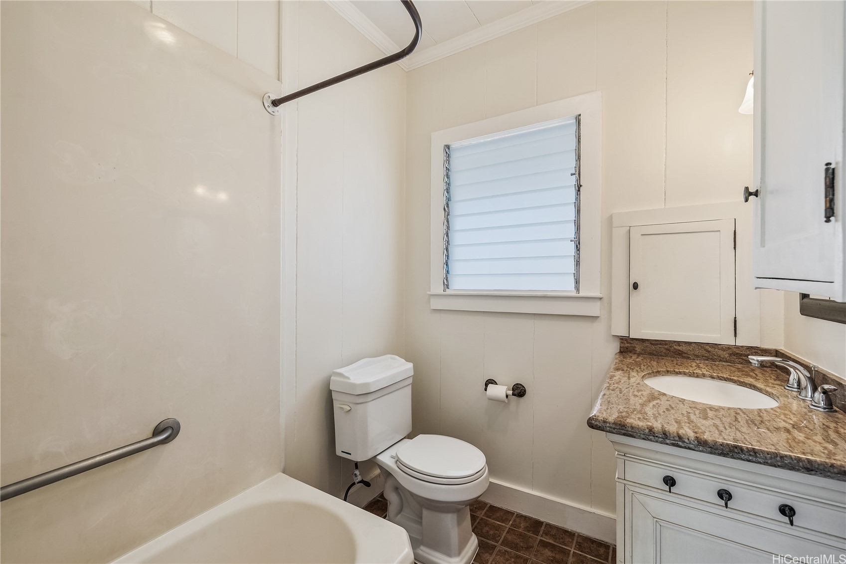 Honolulu, Hawaii, 96817, United States, 4 Bedrooms Bedrooms, ,2 BathroomsBathrooms,Residential,For Sale,1988231