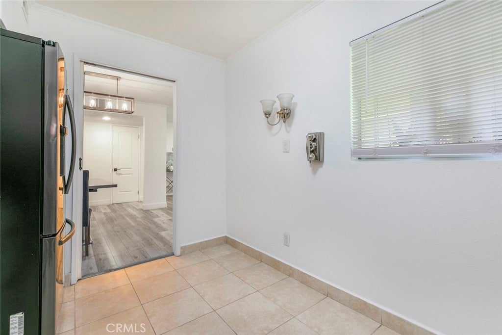 Van Nuys, California, 91411, United States, 2 Bedrooms Bedrooms, ,2 BathroomsBathrooms,Residential,For Sale,1954543