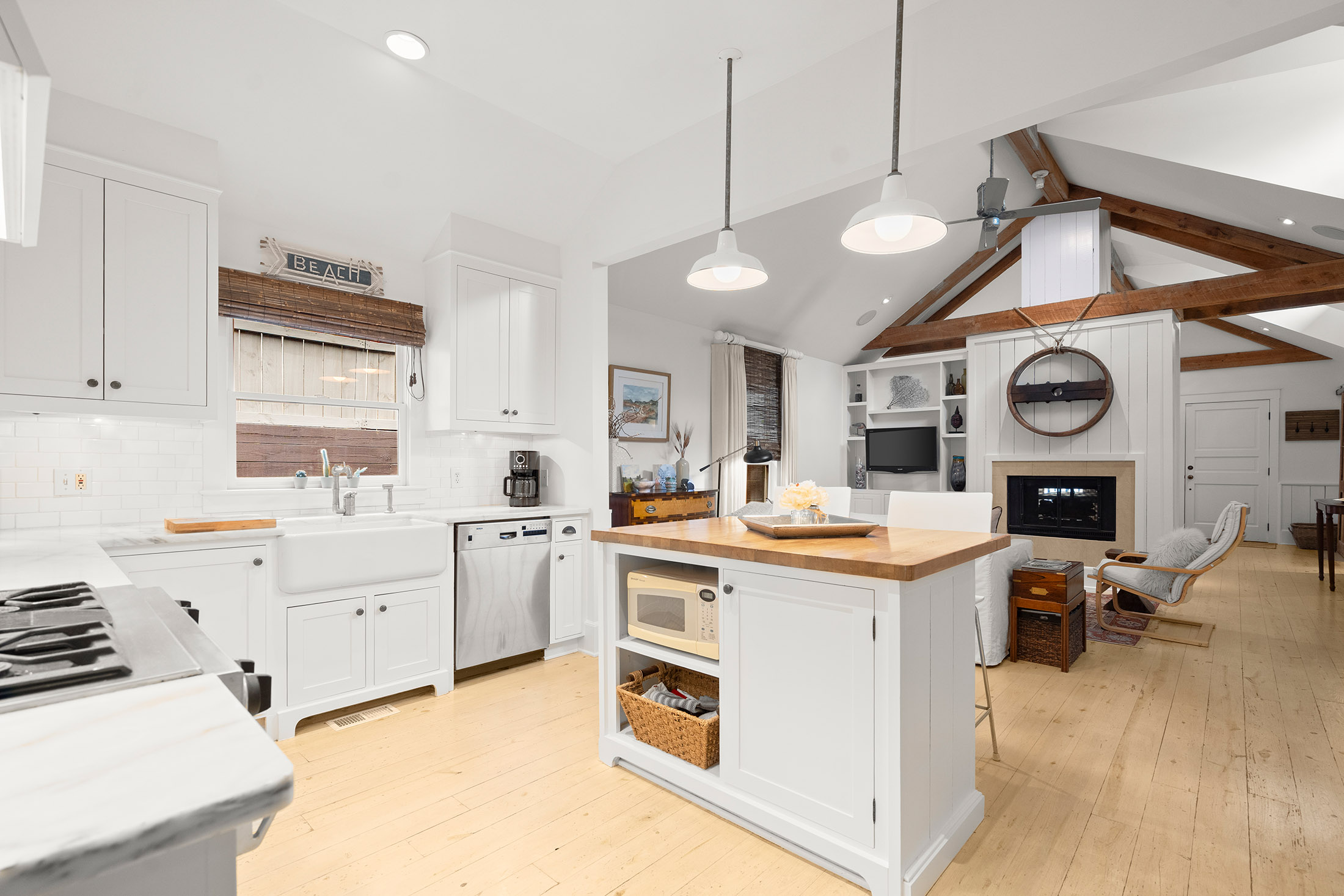 Charming Renovated 1935 Cottage in the Sought-After Underwood Hills Neighborhood - 物件實景