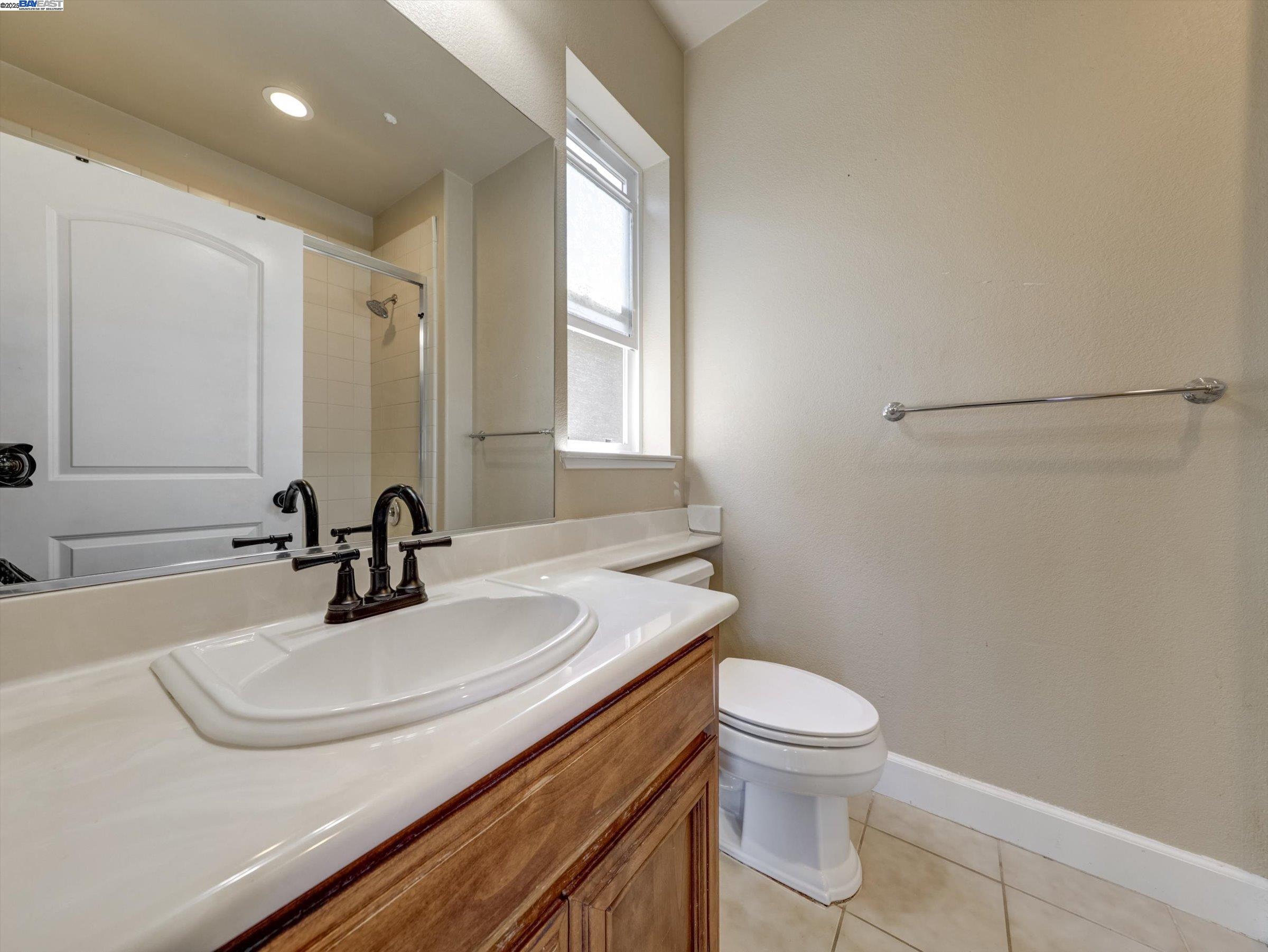 Vallejo, California, 94591, United States, 5 Bedrooms Bedrooms, ,5 BathroomsBathrooms,Residential,For Sale,2002289