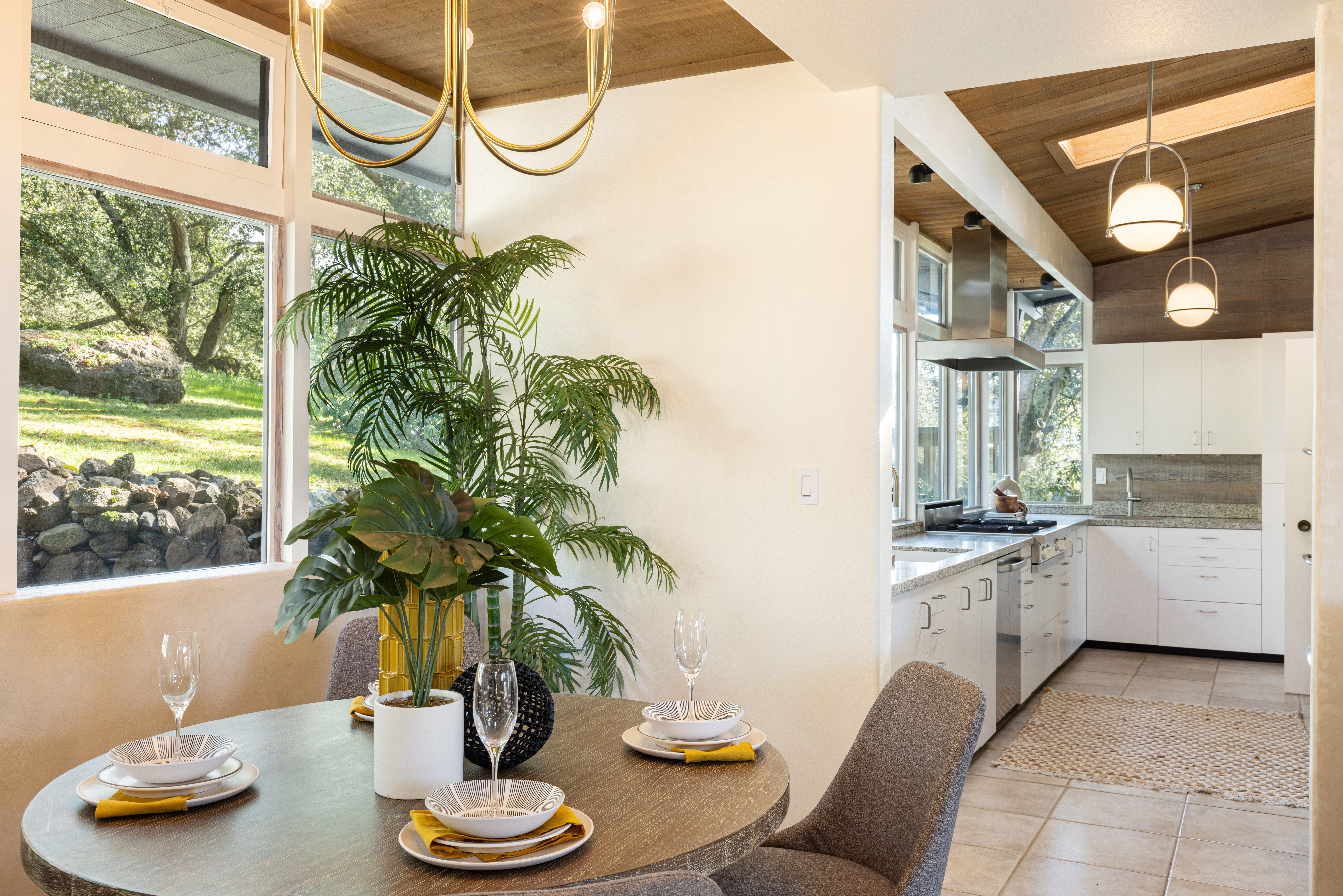  Mid-Century Contemporary Gem on 33 Acres - 物件實景