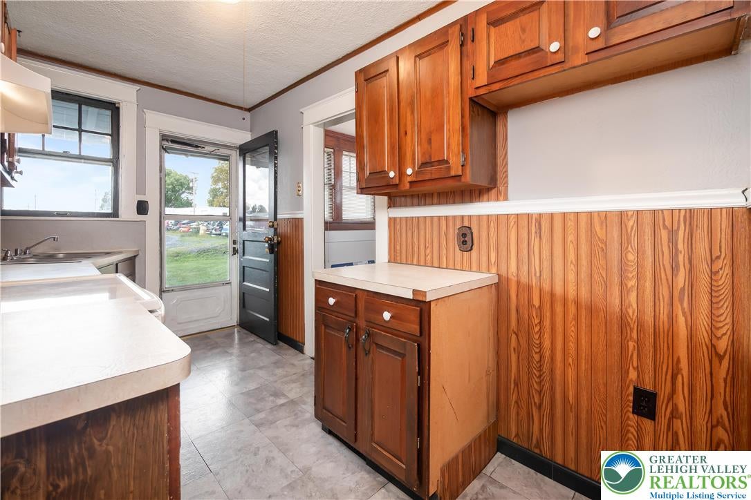 Palmer Twp, Pennsylvania, 18045, United States, 6 Bedrooms Bedrooms, ,2 BathroomsBathrooms,Residential,For Sale,1932812