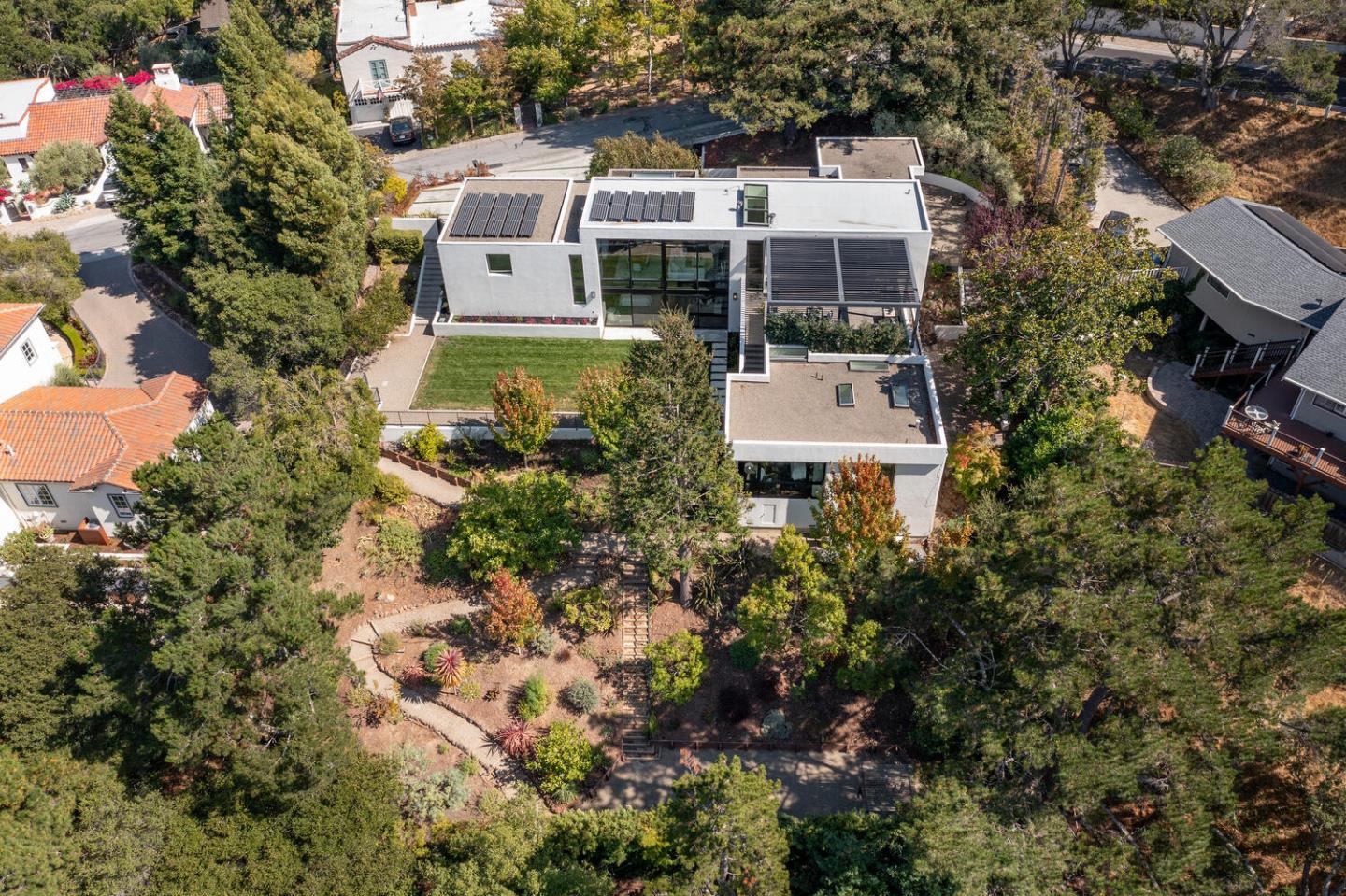 Hillsborough, California, 94010, United States, 4 Bedrooms Bedrooms, ,4 BathroomsBathrooms,Residential,For Sale,1940543