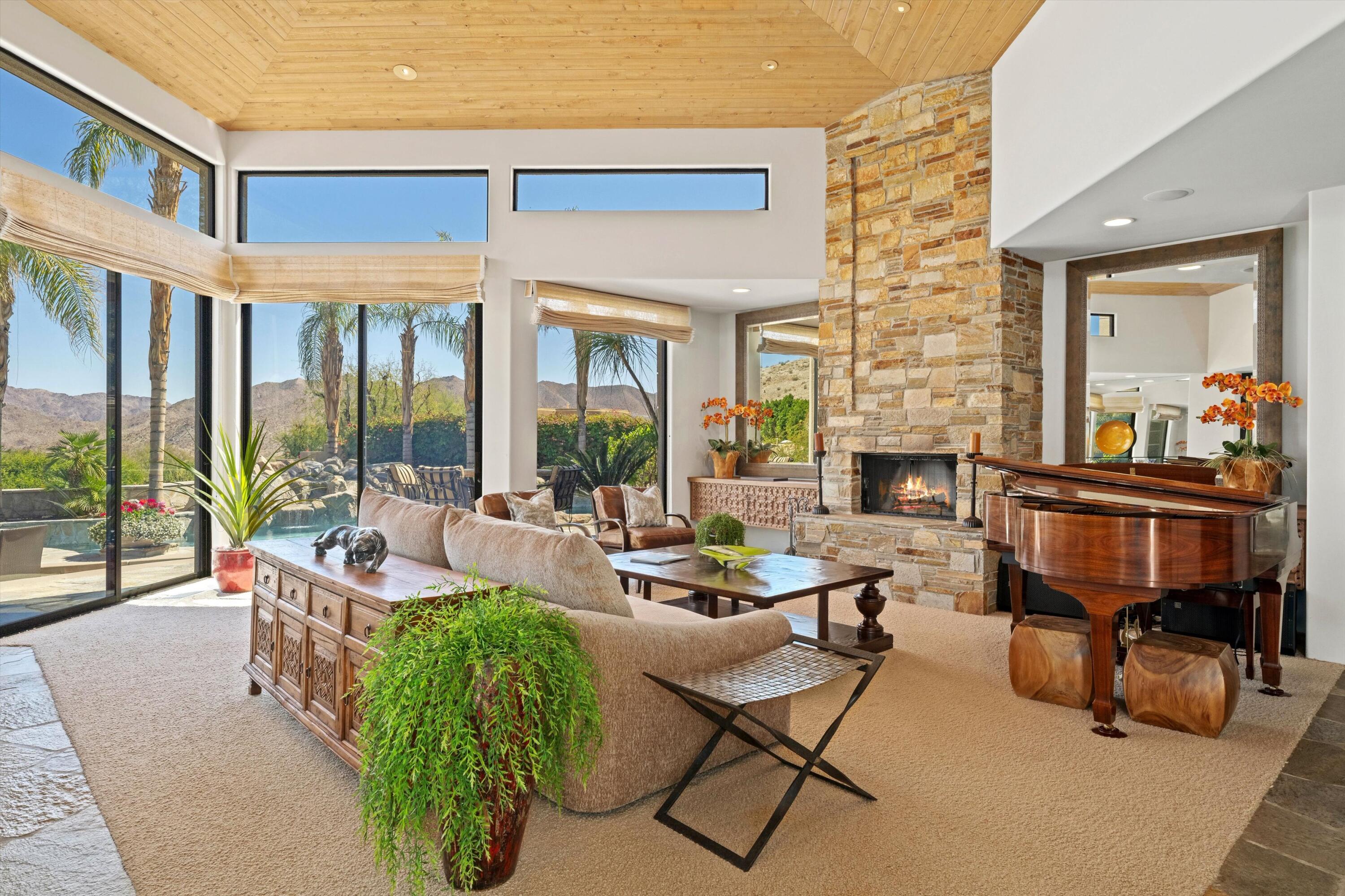 Palm Desert, California, 92260, United States, 4 Bedrooms Bedrooms, ,6 BathroomsBathrooms,Residential,For Sale,2002034