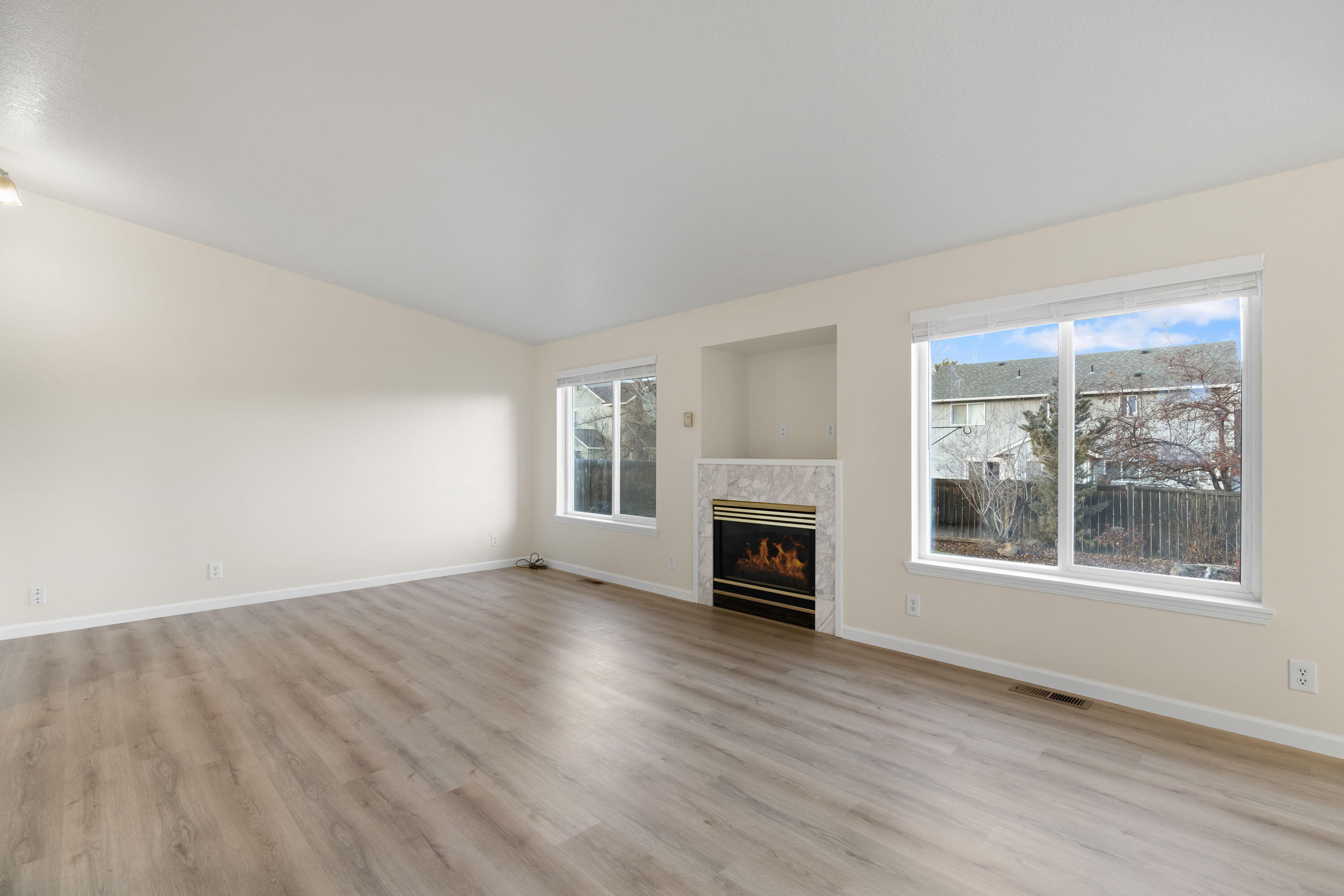 Bend, Oregon, 97701, United States, 3 Bedrooms Bedrooms, ,2 BathroomsBathrooms,Residential,For Sale,1697036